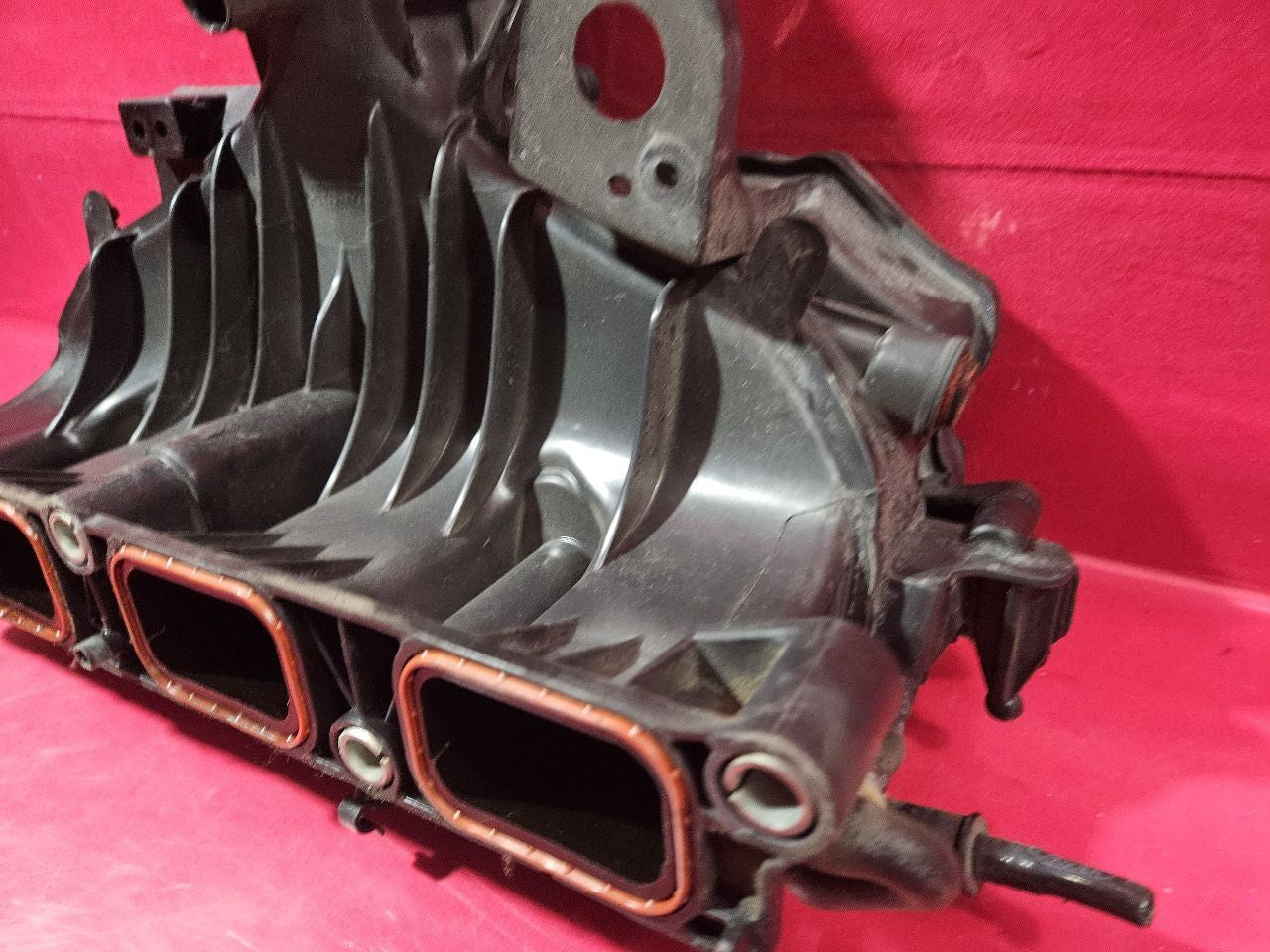 15-17 Rover Discovery Sport / Evoque 2.0L L4 Turbo Upper Intake Manifold Plenum