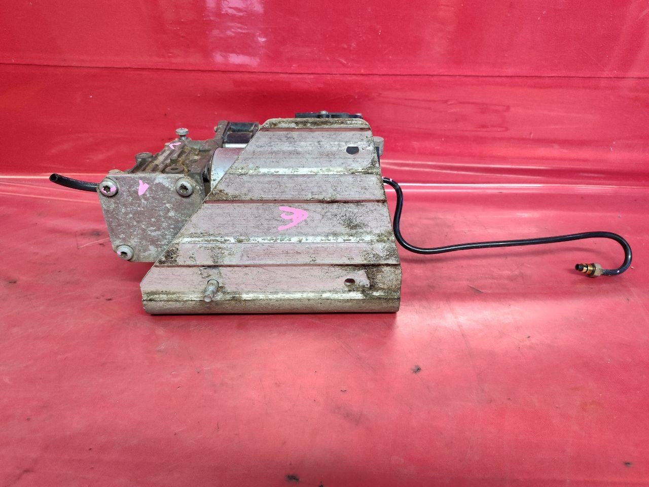 2012-2016 Land Rover LR4 Pneumatic Air Ride Suspension Compressor Pump 119k