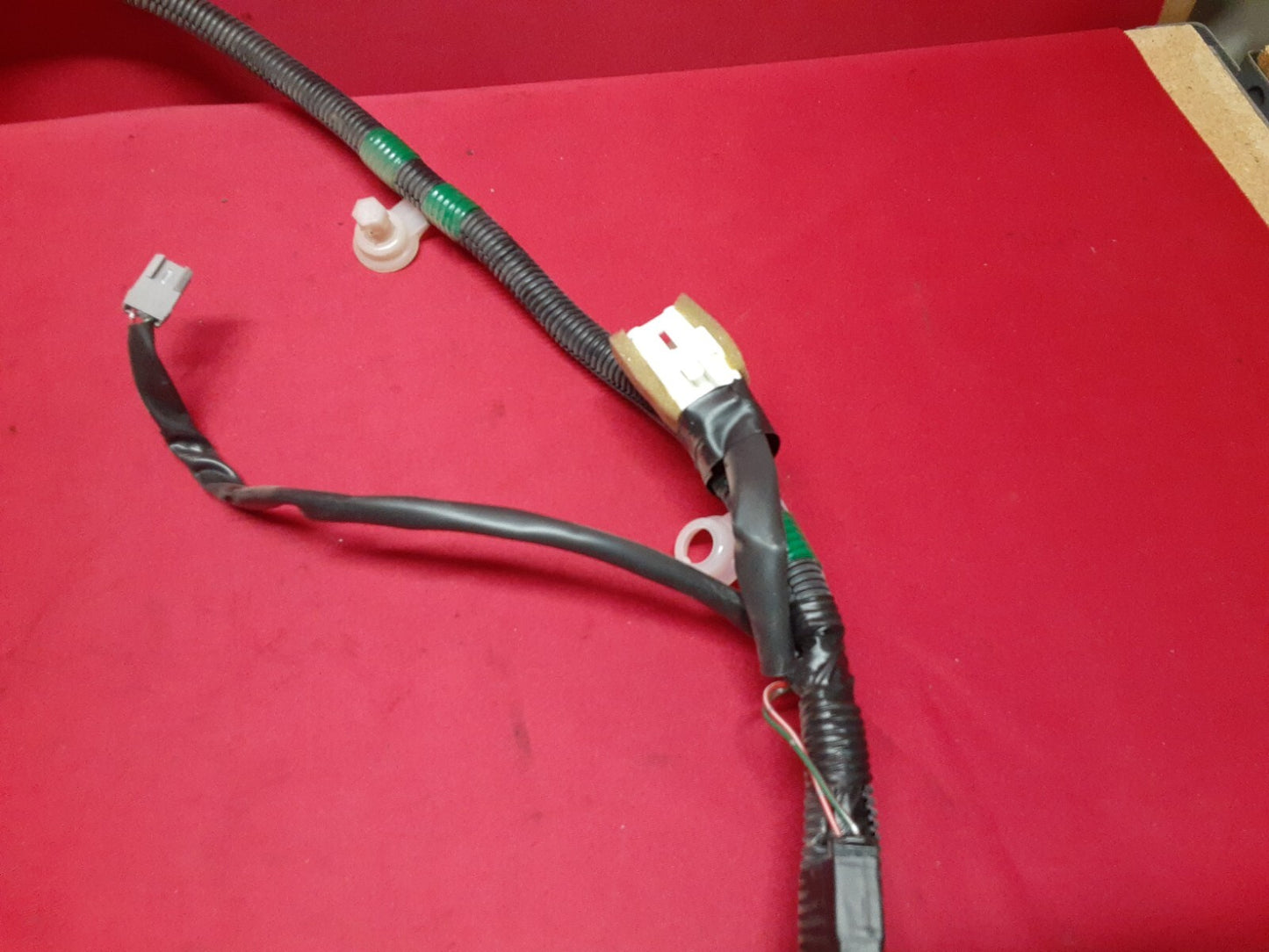 1992 - 1995 Lexus ES300 Trunk Cargo Compartment Wiring Harness 82181-33010