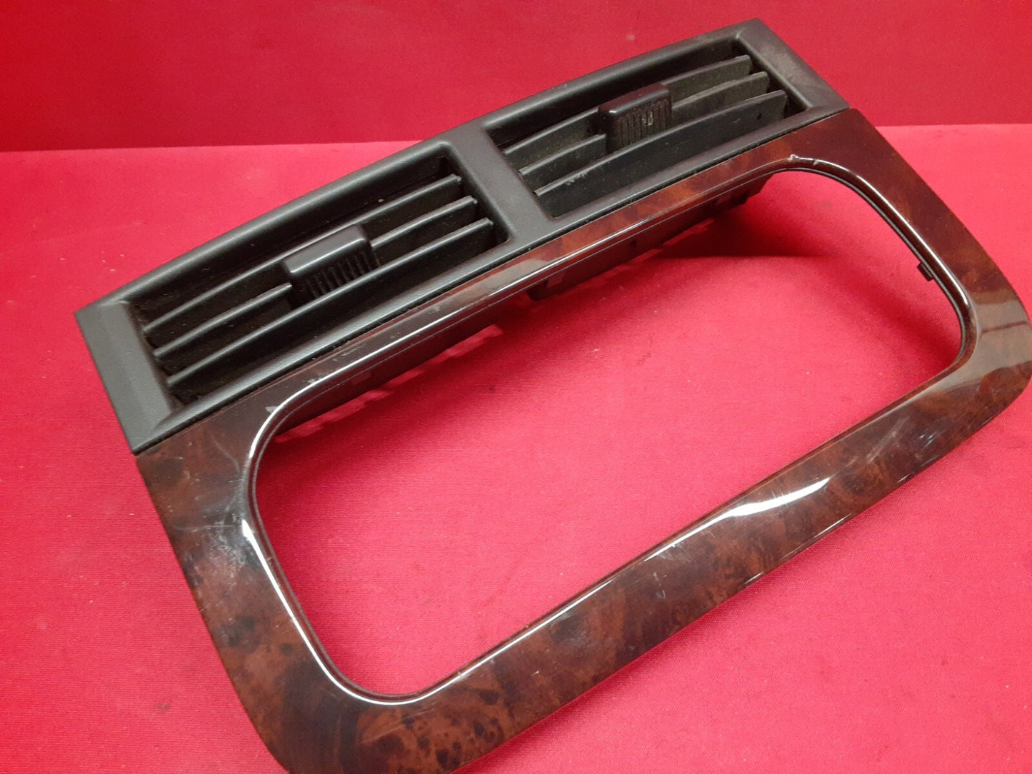 2001 - 2004 Jeep Grand Cherokee Instrument Panel Radio Vent Bezel  55116479AB