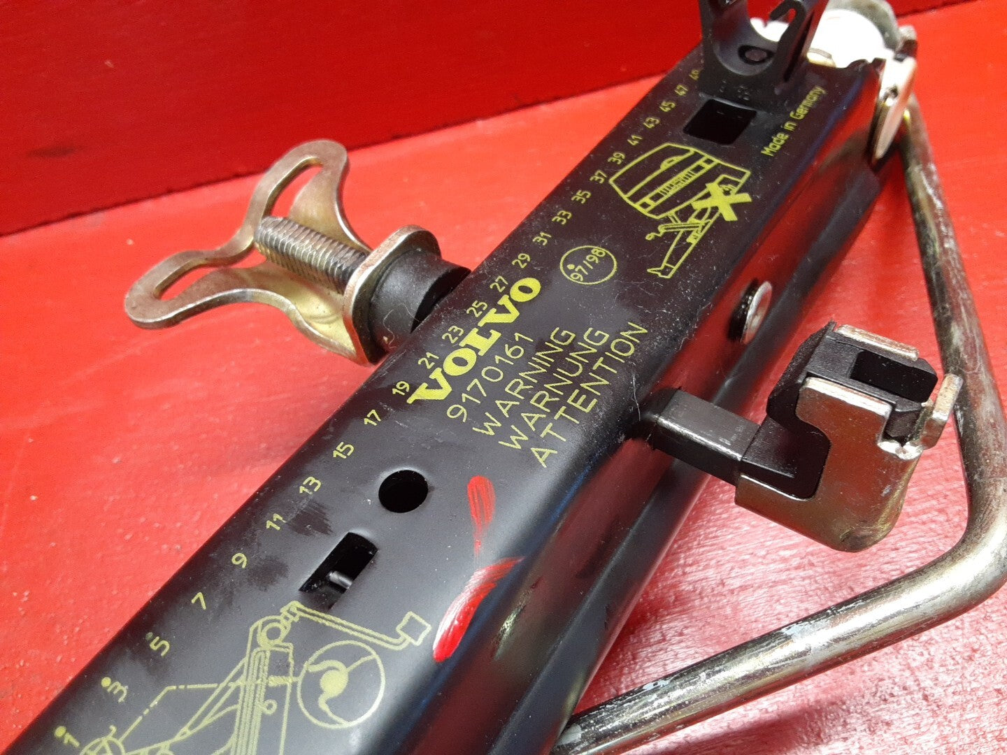 1998 1999 2000 Volvo S70 V70 Spare Tire Jack and Tools Set 9170161