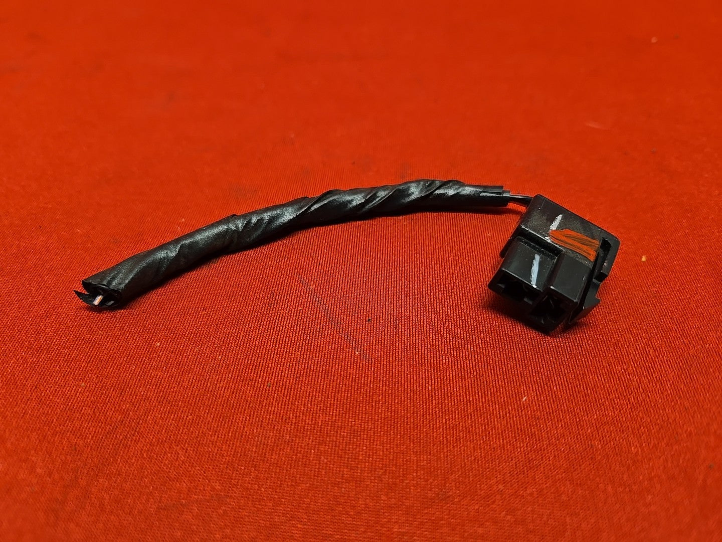 2009-2015 Kia Sorento Petrol Gas Fuel Filler Door Latch Release Actuator PIGTAIL