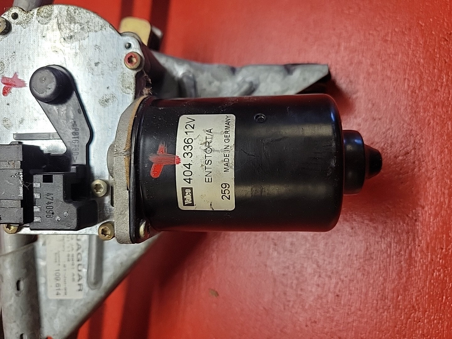 1997-2006 Jaguar XK XJ Coupe Convertible Windshield Wiper Motor Assy. GJA8951AF