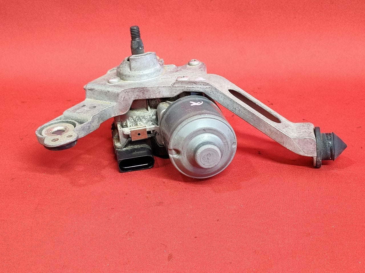 2012-2018 Ford Focus FRONT RIGHT PASSENGER Windshield Wiper Motor w/ Bracket