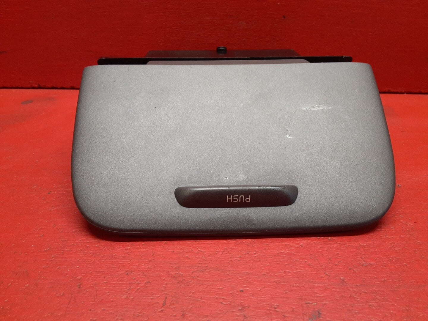 1998-2000 Volvo V70 S70 C70 Instrument Panel Center Lower Dash Ash Tray 9491253
