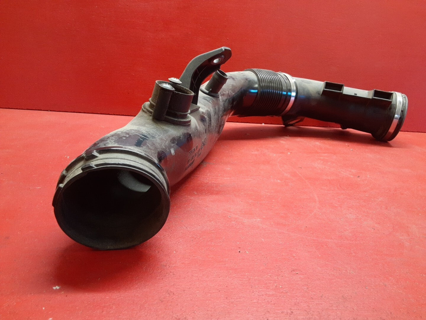 2010-2017 BMW 535i GT Upper Air Cleaner Duct Intake 3.0L turbo 13717583726