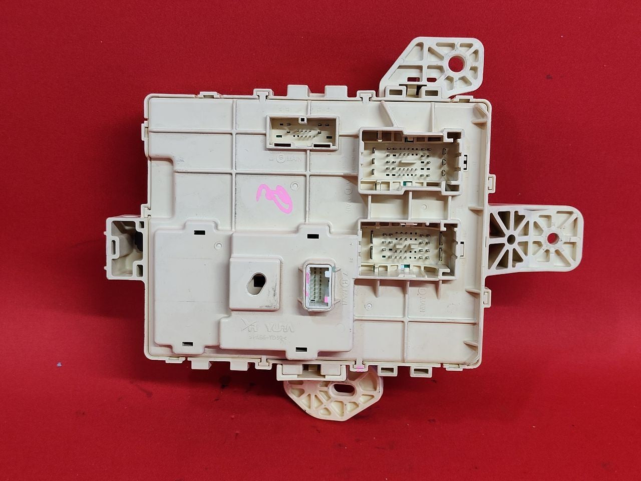 2016-2018 Kia Sorento Interior Cabin Fuse Box Junction Block 91950-C6550