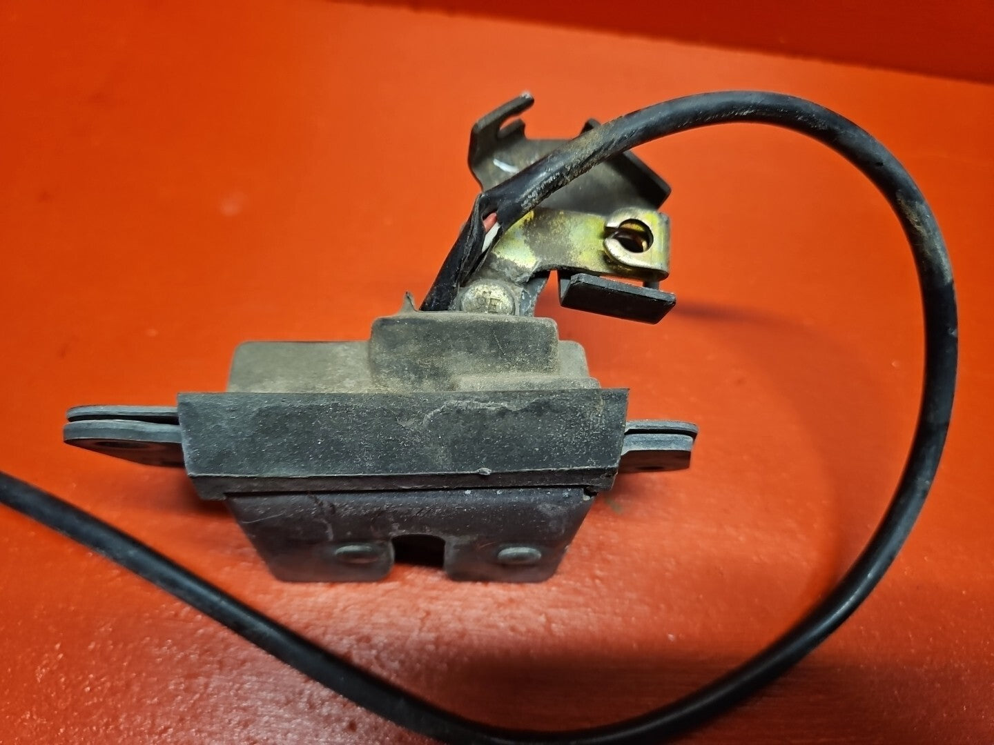 1996 - 2002 Toyota 4Runner REAR Hatch Liftgate Latch Lock Actuator 	69350-35020