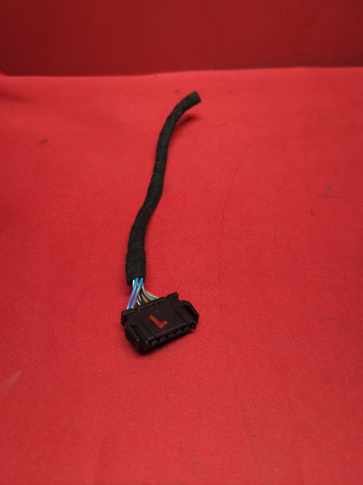 2002 - 2005 Audi Wagon LEFT Tail Light Lamp Assembly 	4B9-945-095-G-3FZ  PIGTAIL