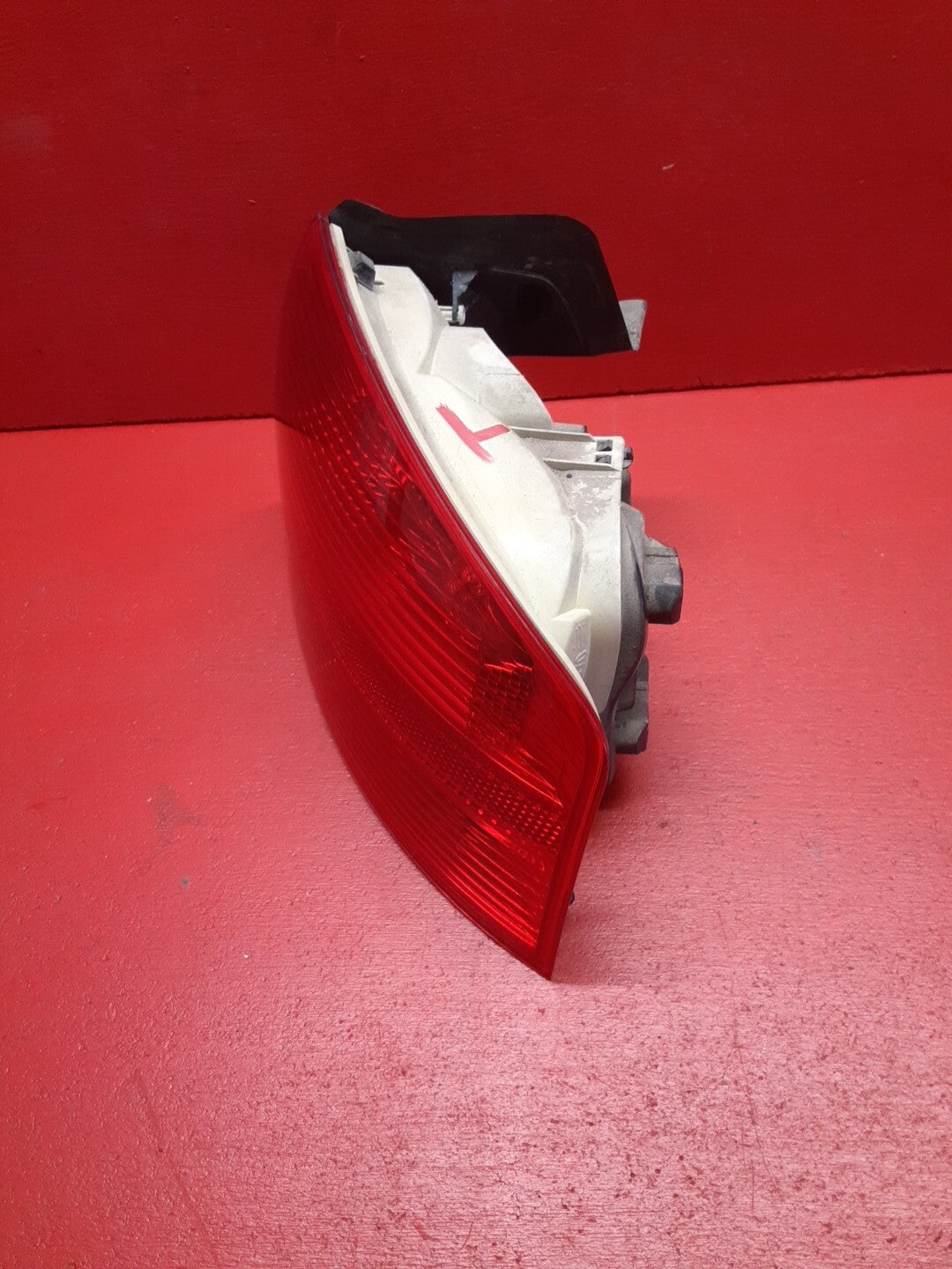 2005-2008 Audi A4 Quattro S4 RS4 RIGHT OUTER Quarter Panel Tail Light Lamp
