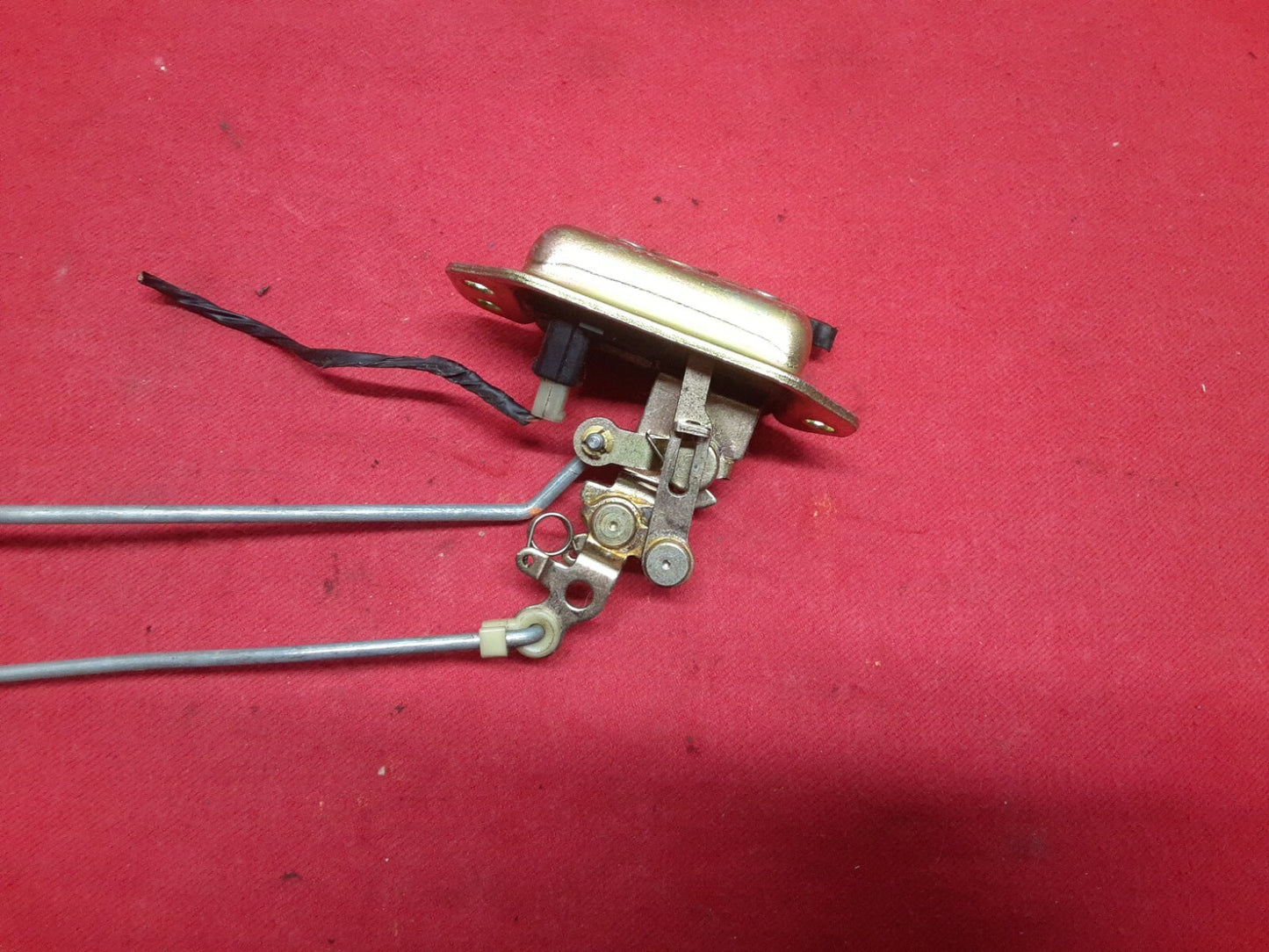 2006 2007 2008 Chevrolet Chevy Aveo Trunk Latch Lock Release Actuator w/ Rods