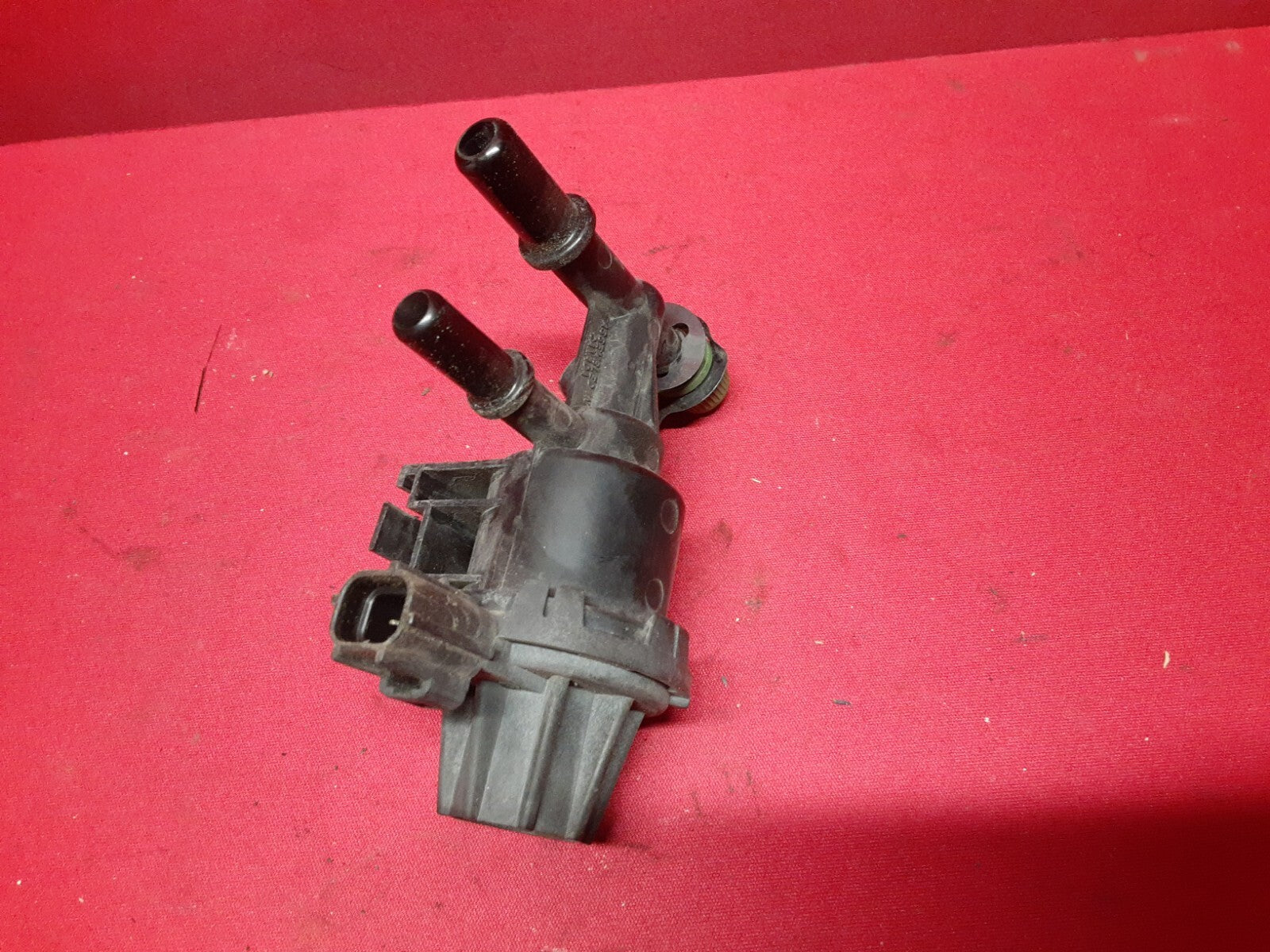2004 - 2013 Ford 2.0 / 2.3 L4 Vapor Canister Purge Valve Solenoid 7S4Z-9C915-A