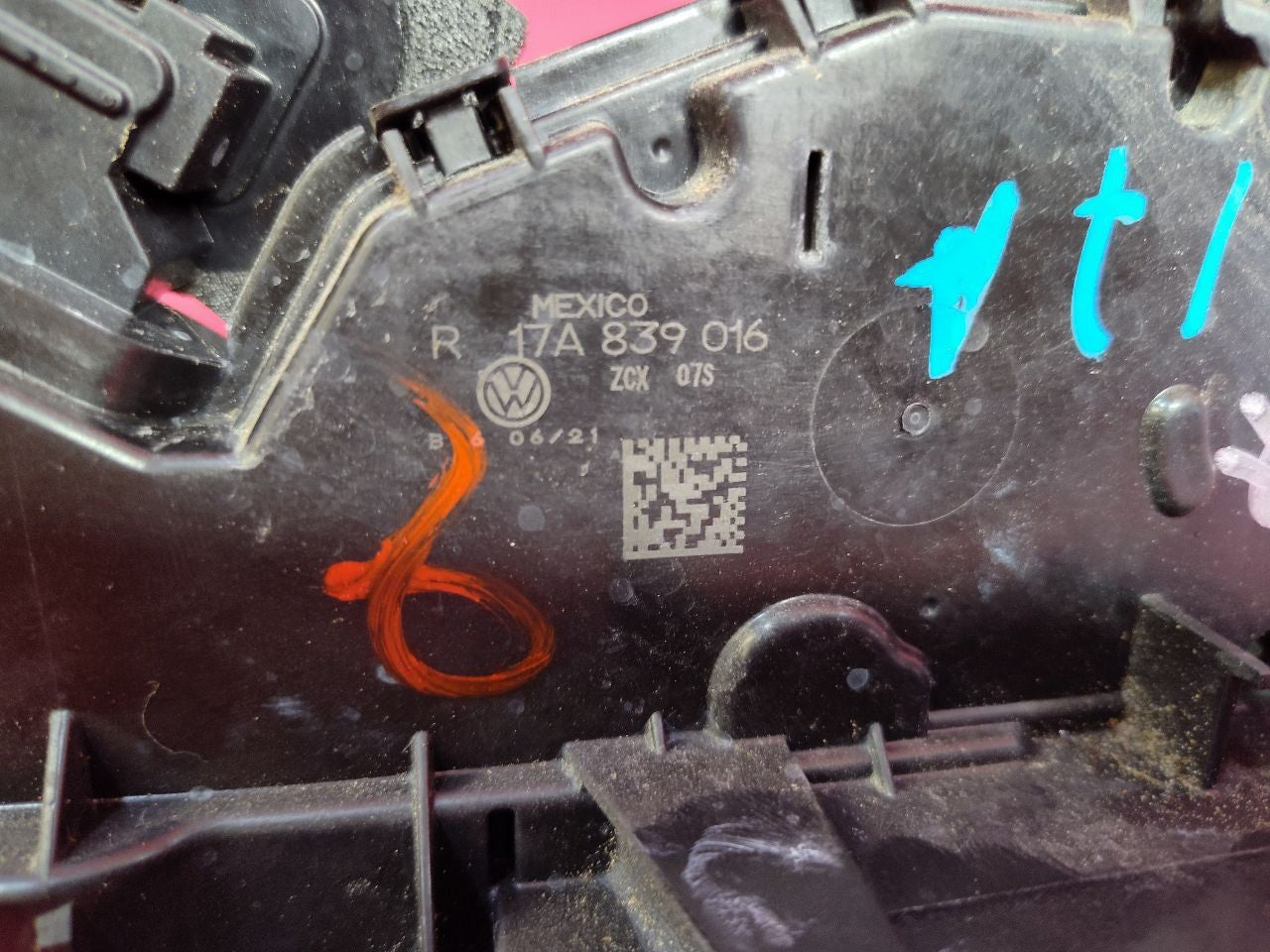 2019-2024 VW Volkswagen REAR RIGHT PASSENGER Door Latch Lock Actuator w/ Base