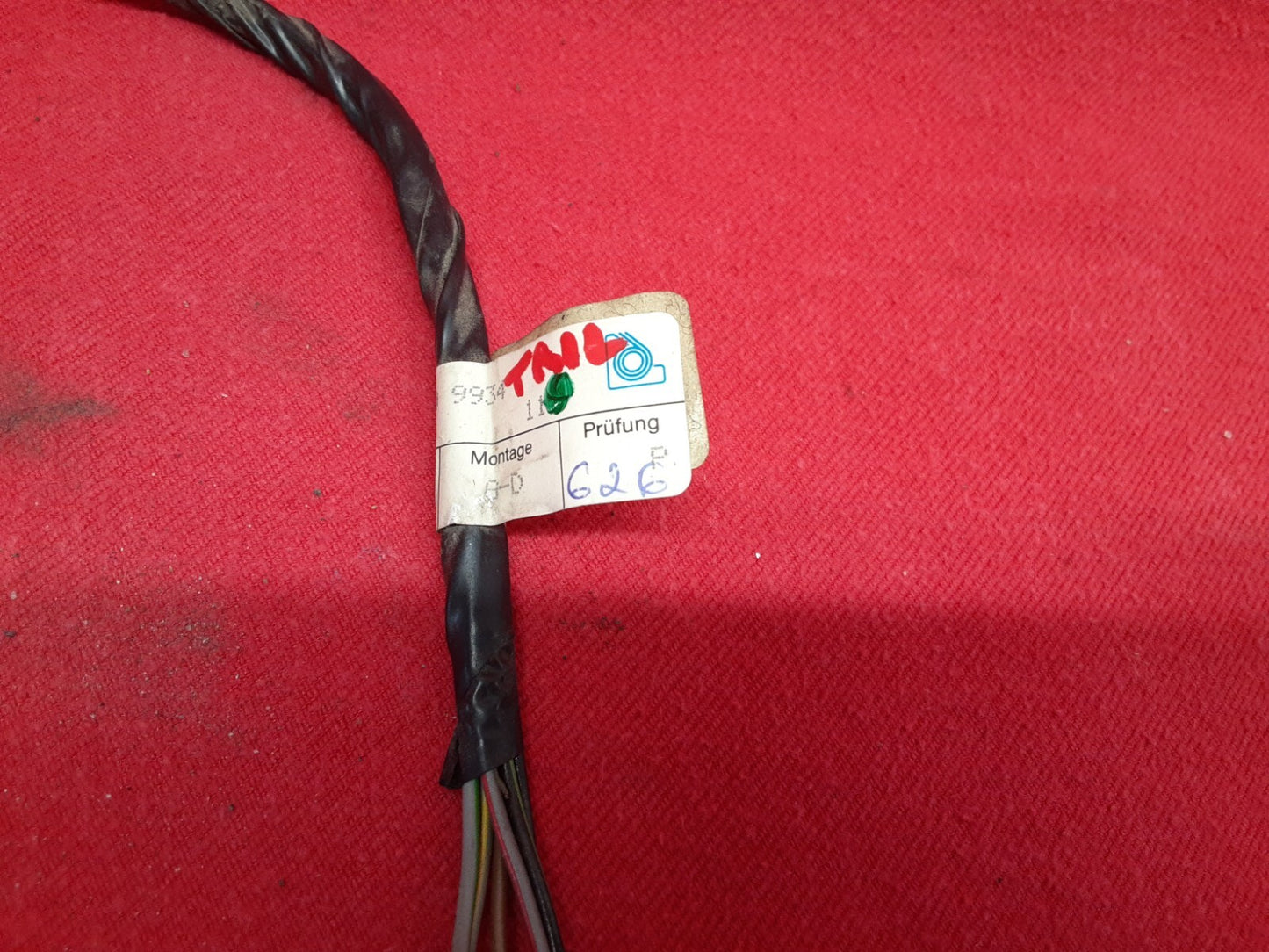 1994 - 1997 Mercedes Benz RIGHT PASSENGER Tail Light 202-820-14-64 PIGTAIL WIRE