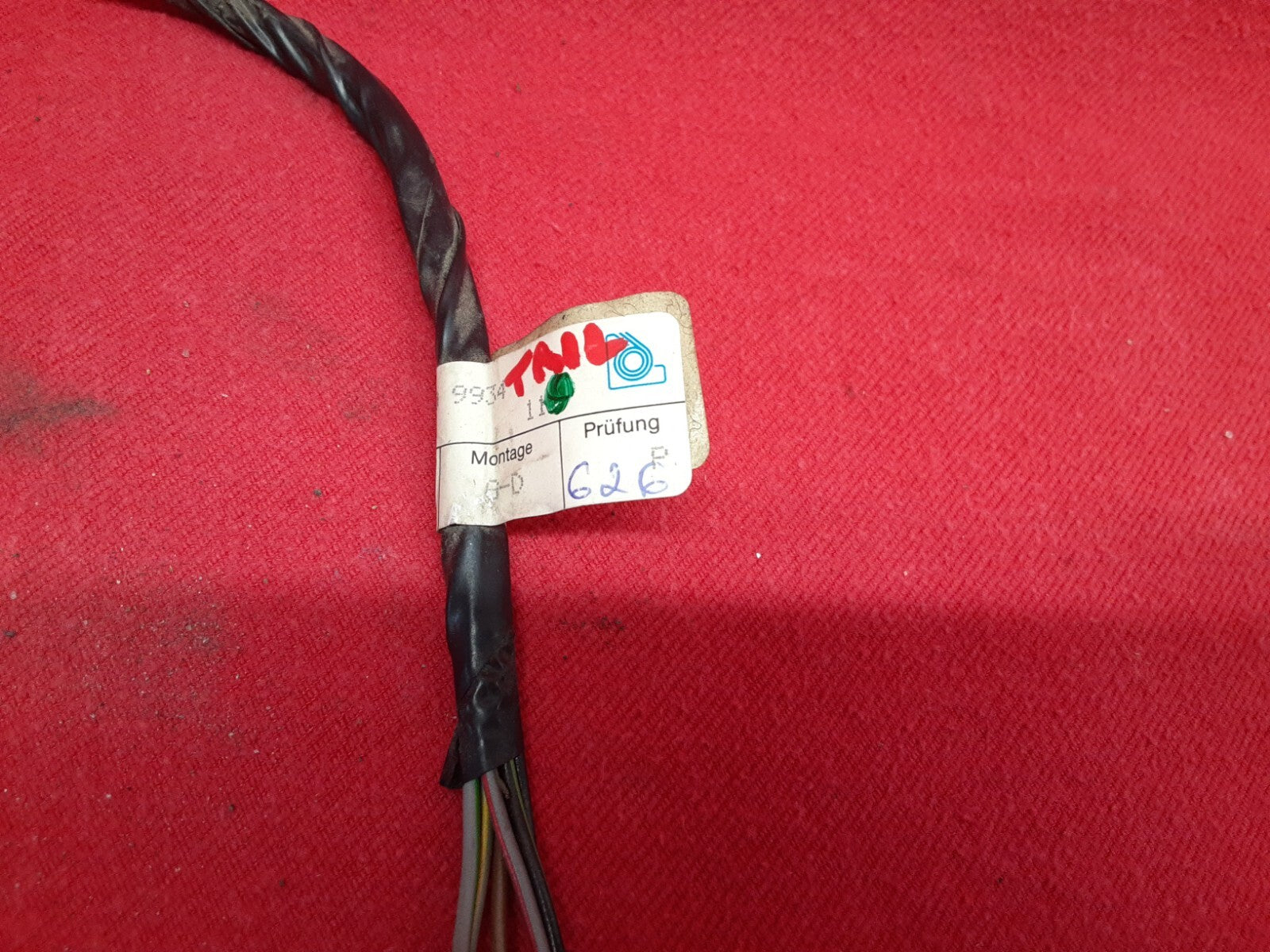 1994 - 1997 Mercedes Benz RIGHT PASSENGER Tail Light 202-820-14-64 PIGTAIL WIRE