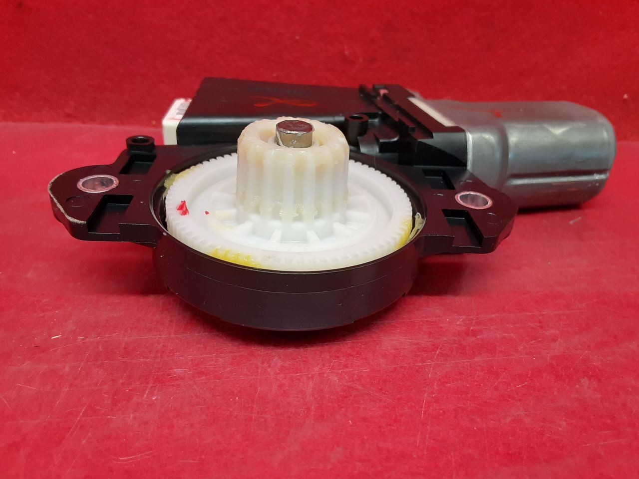 2015 - 2019 Subaru Legacy & Outback Power Sliding Sunroof Motor