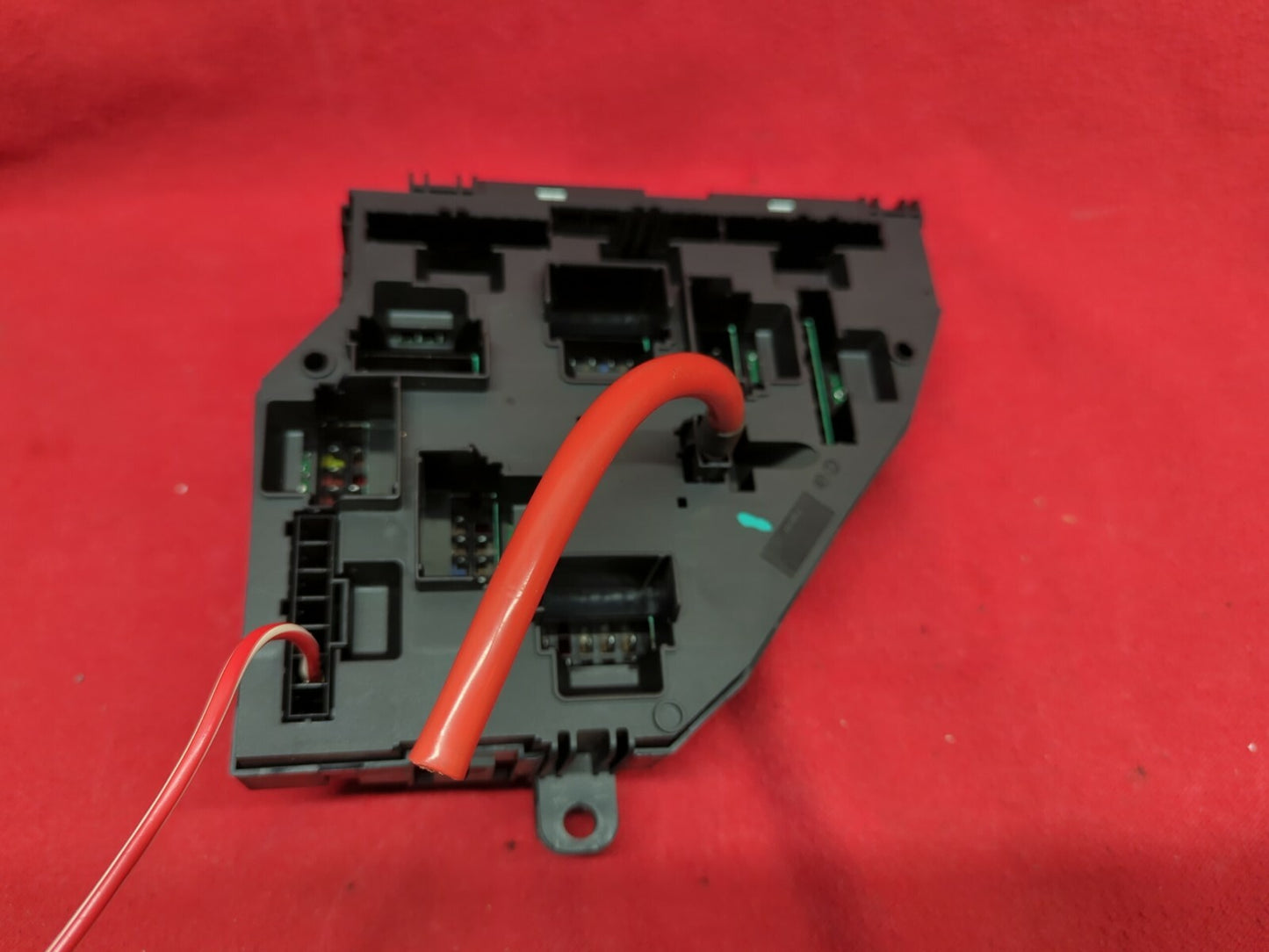 2011 2012 BMW 5 Series GT Relay Fuse Box Distribution Center Block LOWER