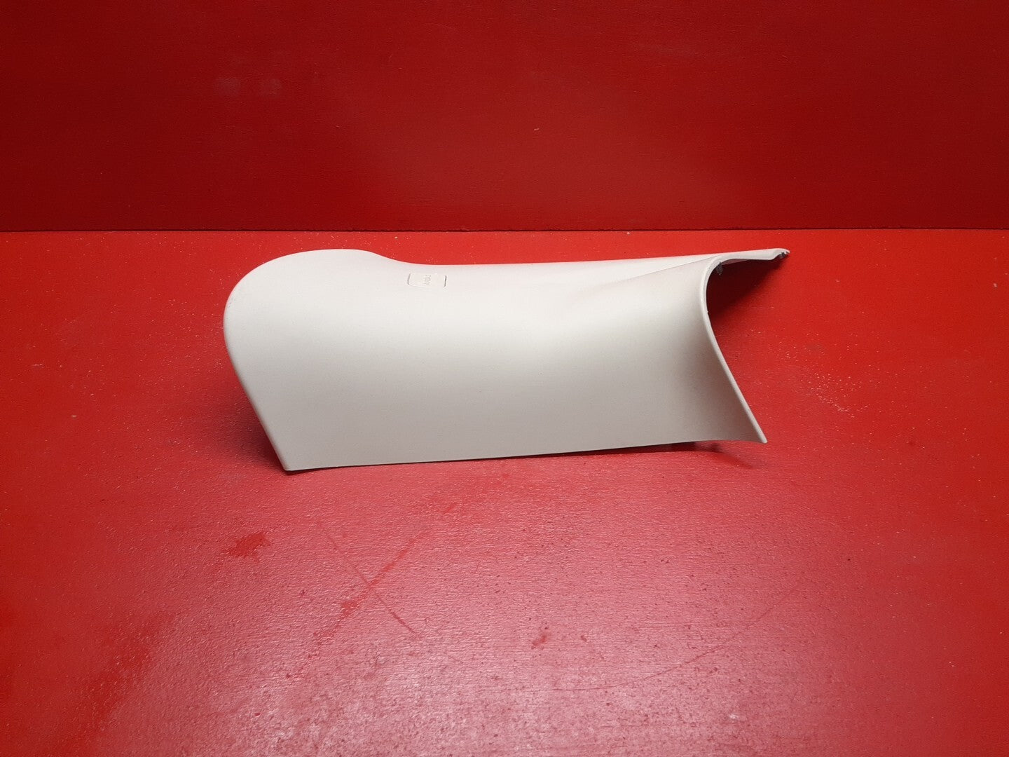 2013-2017 Land Rover Range Rover Right Rear D Pillar Trim Ivory LR103003