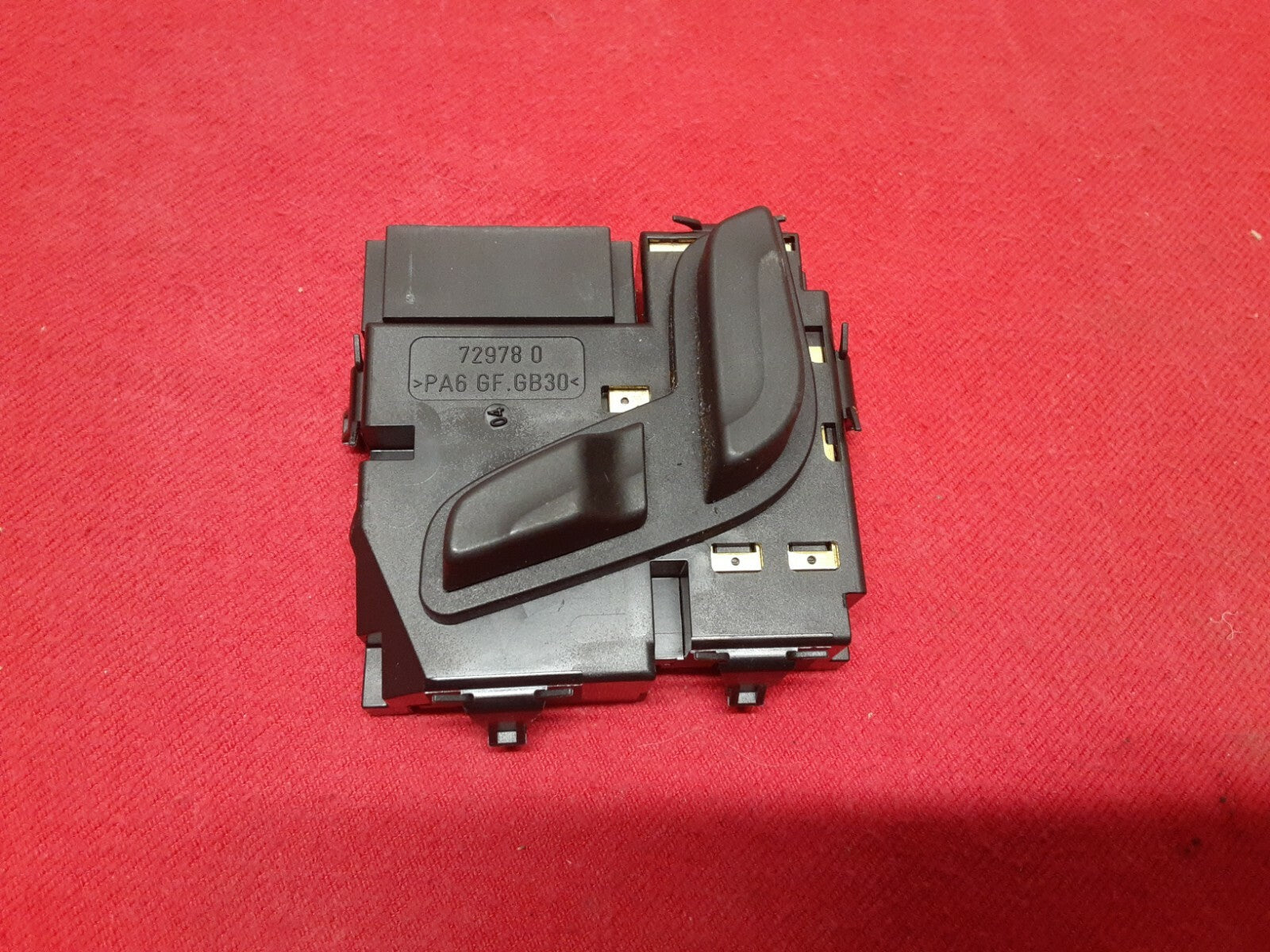 2012 Mercedes C-Class RIGHT PASSENGER Seat Tilt Forward Back Switch 2048701758
