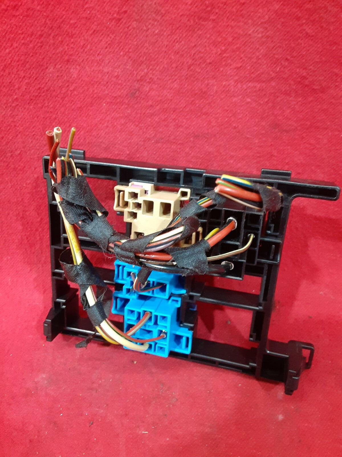 Volkswagen VW Relay Box Bracket Plate 7N0937503