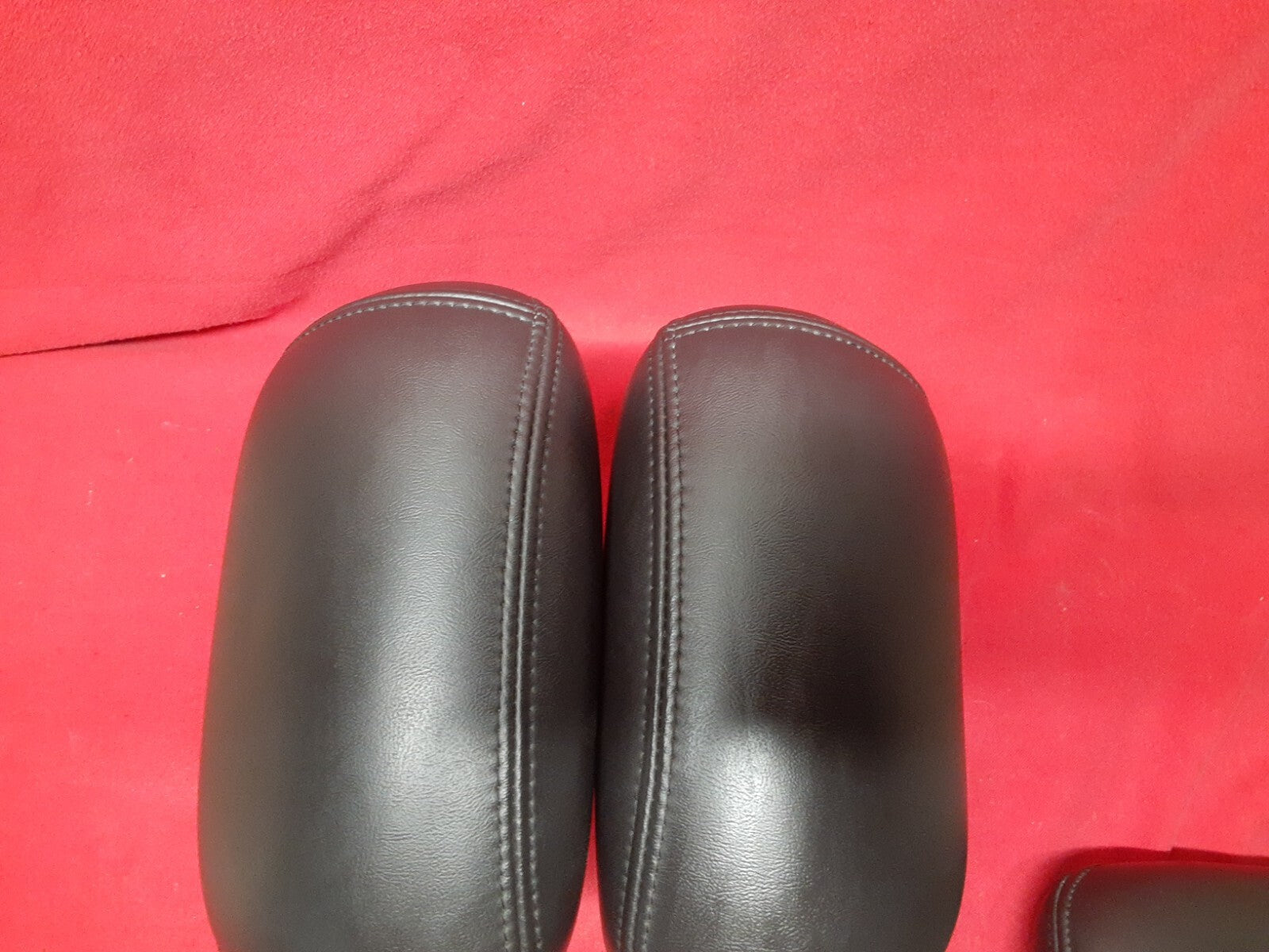 2002 - 2006 GMC Envoy Chevrolet Trailblazer SECOND ROW Set Ebony Black LEATHER