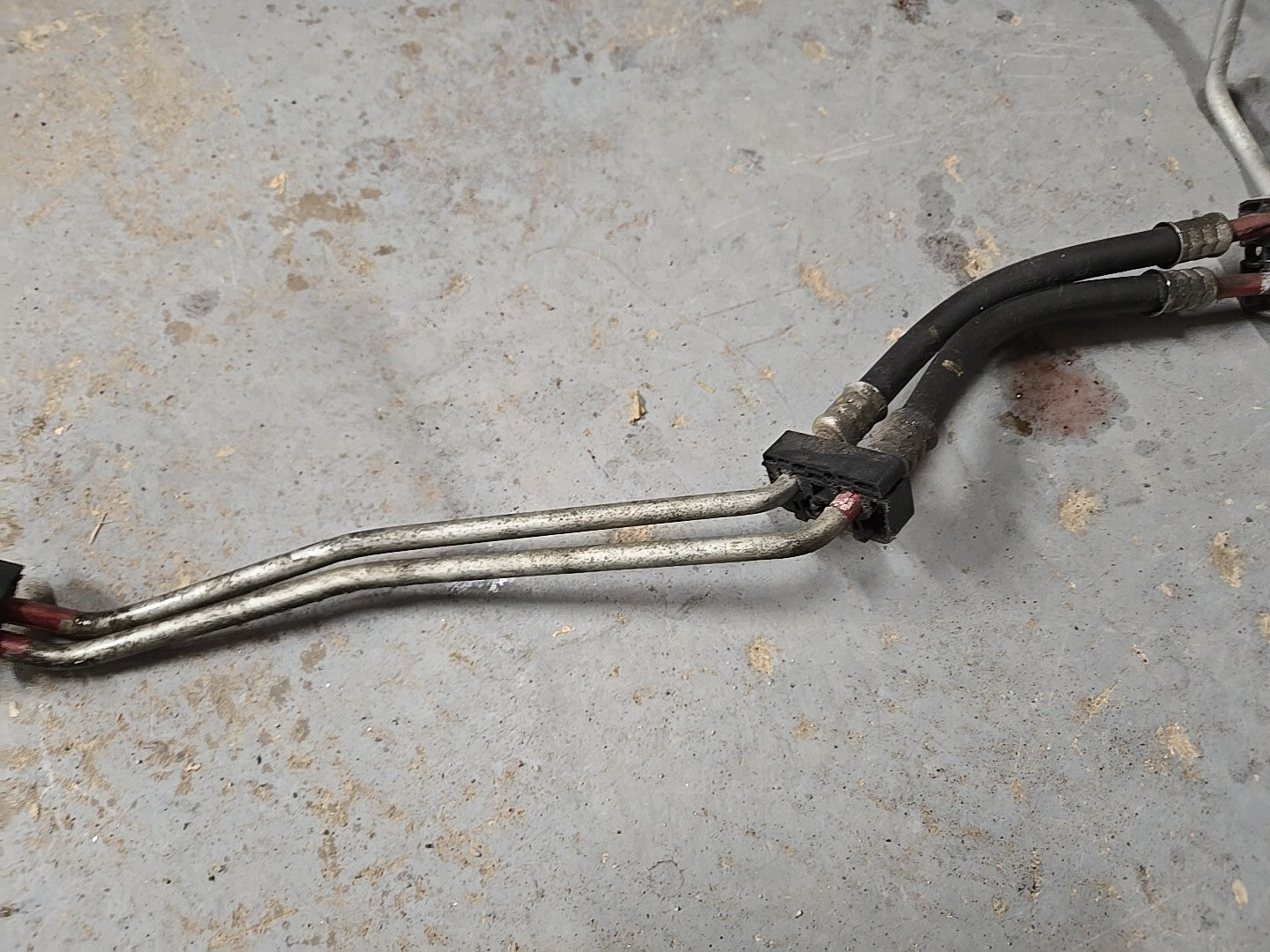 18-20 Buick Regal Sportback 2.0L L4 Transmission Oil Cooler Inlet Outlet Lines