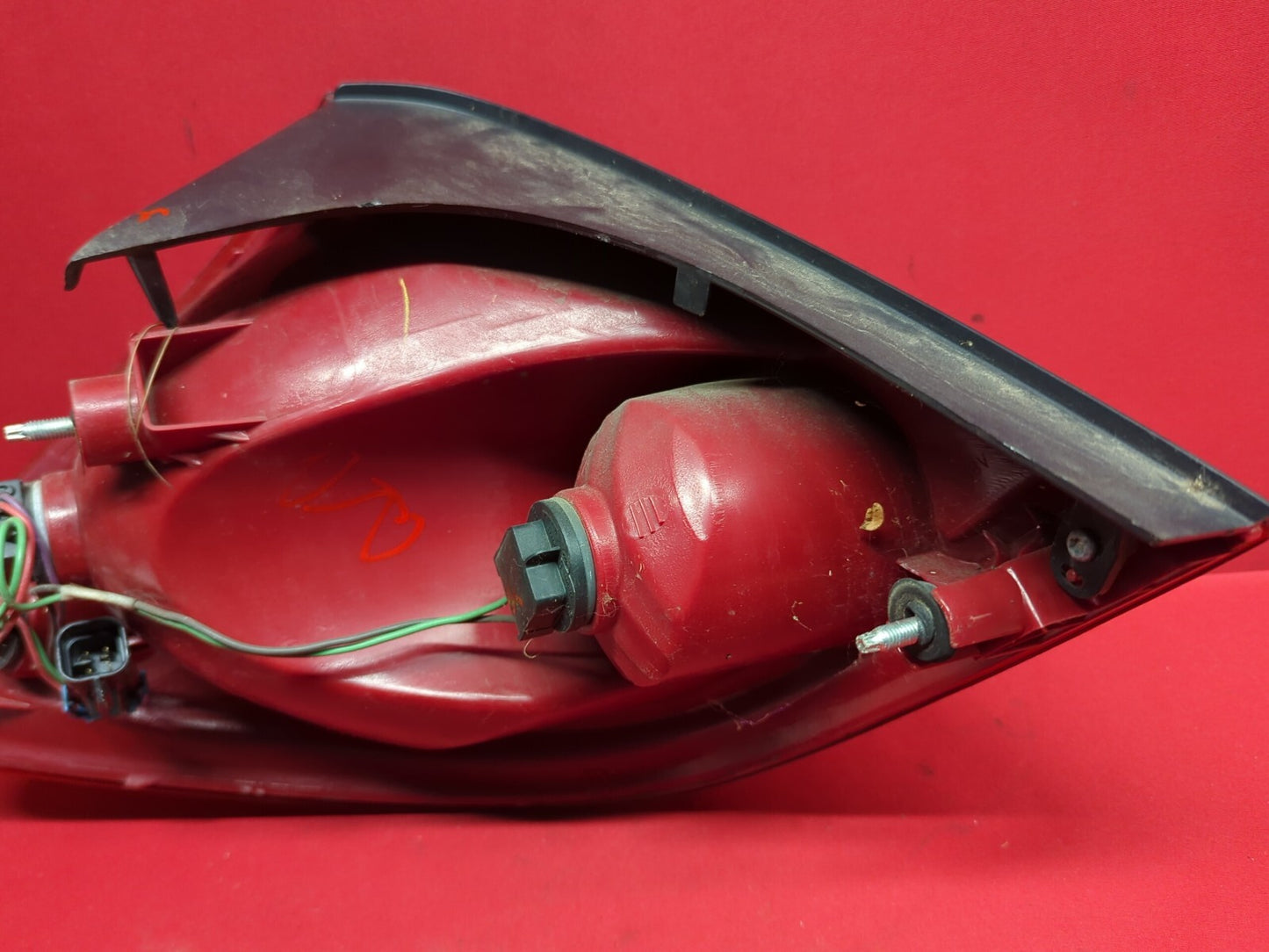 2005 - 2010 Pontiac G6 RIGHT PASSENGER Tail Light Stop Lamp 15242808