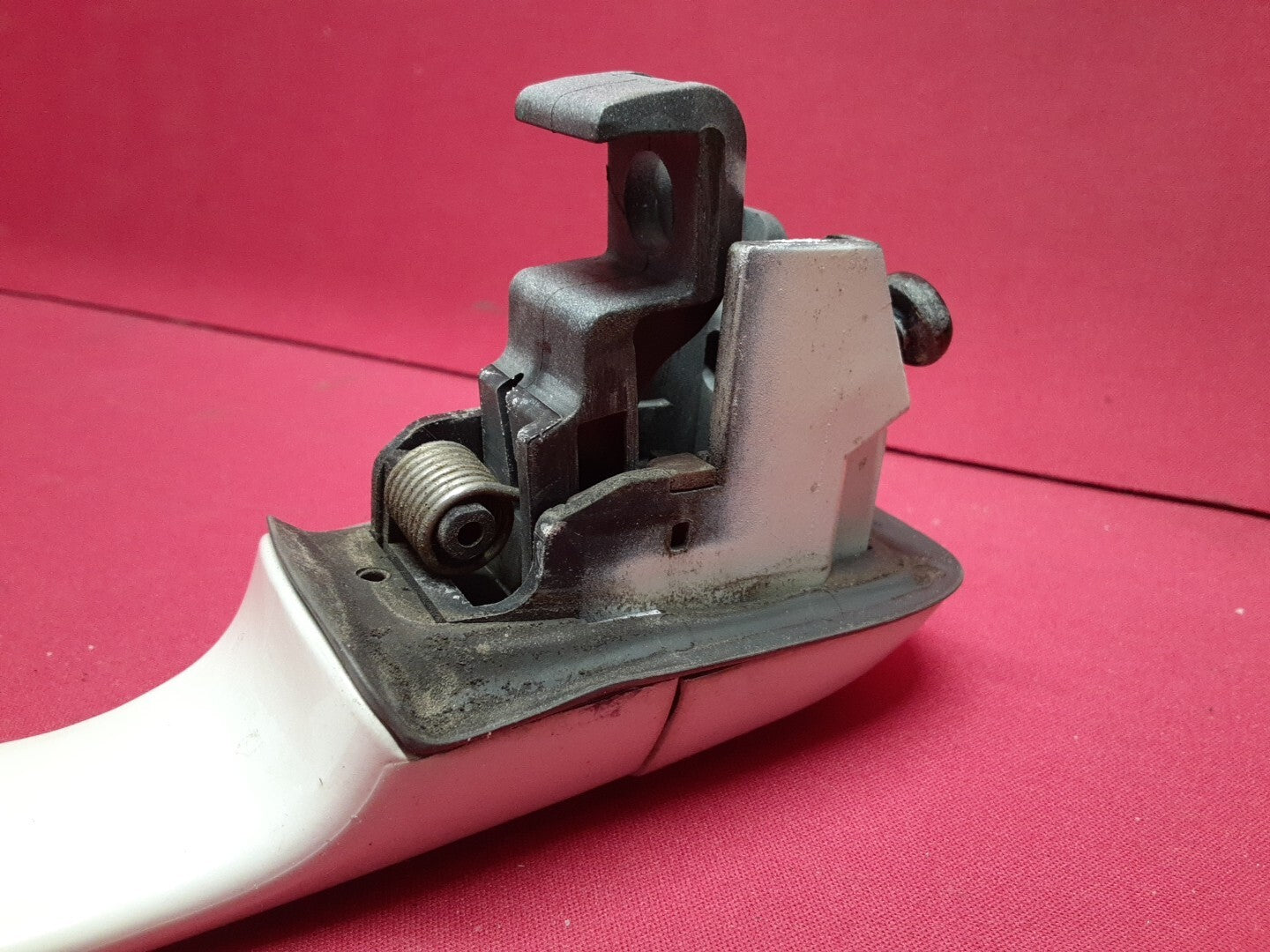 1998 1999 Volvo S70 V70 OUTER RIGHT REAR PASSENGER Door Handle - 189 Polar White