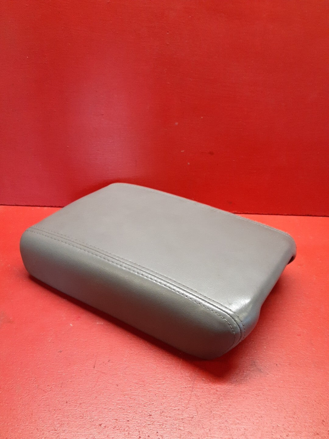 2007-2012 GM Multi Vehicle Center Console Arm Rest Lid 22844185