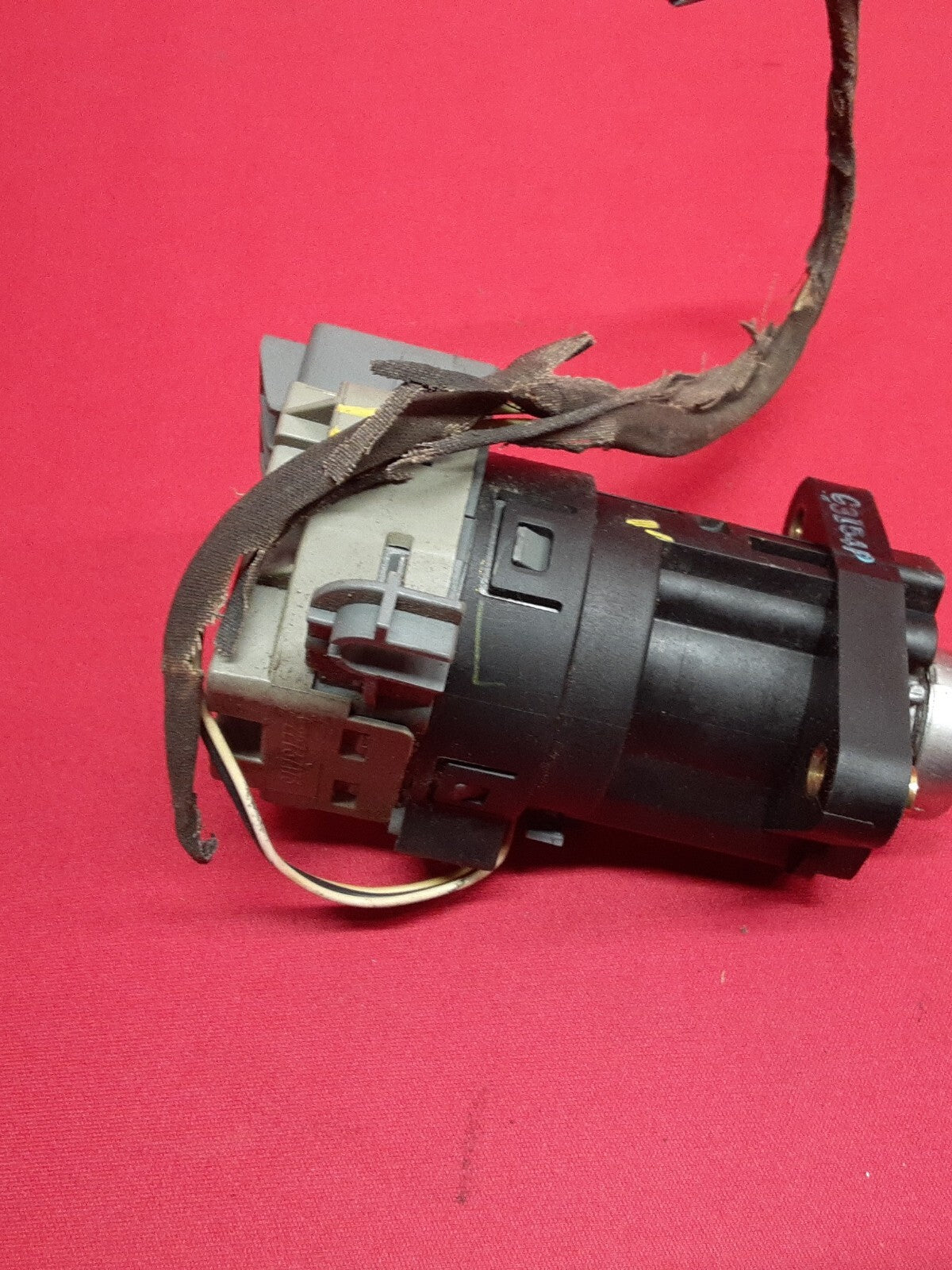 2002 - 2005 Chevy Olds Pontiac Ignition Switch Lock Housing & Cylinder  22737173