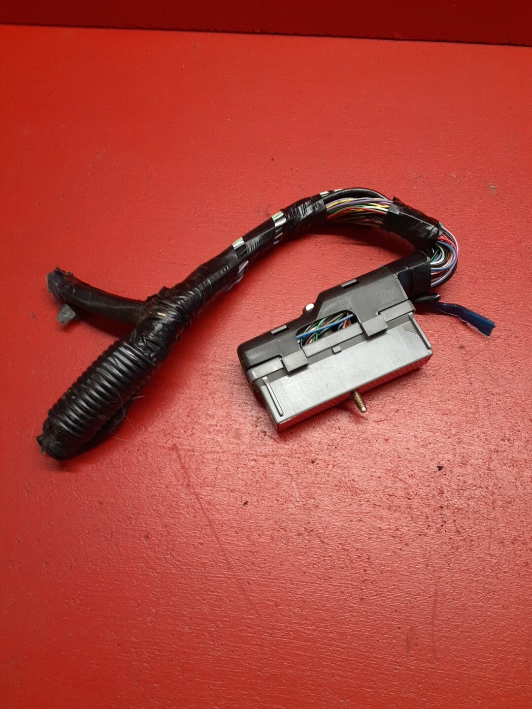 2001 Mazda Protege ECM ECU Engine Control Module PIGTAIL FSYG18881R0A