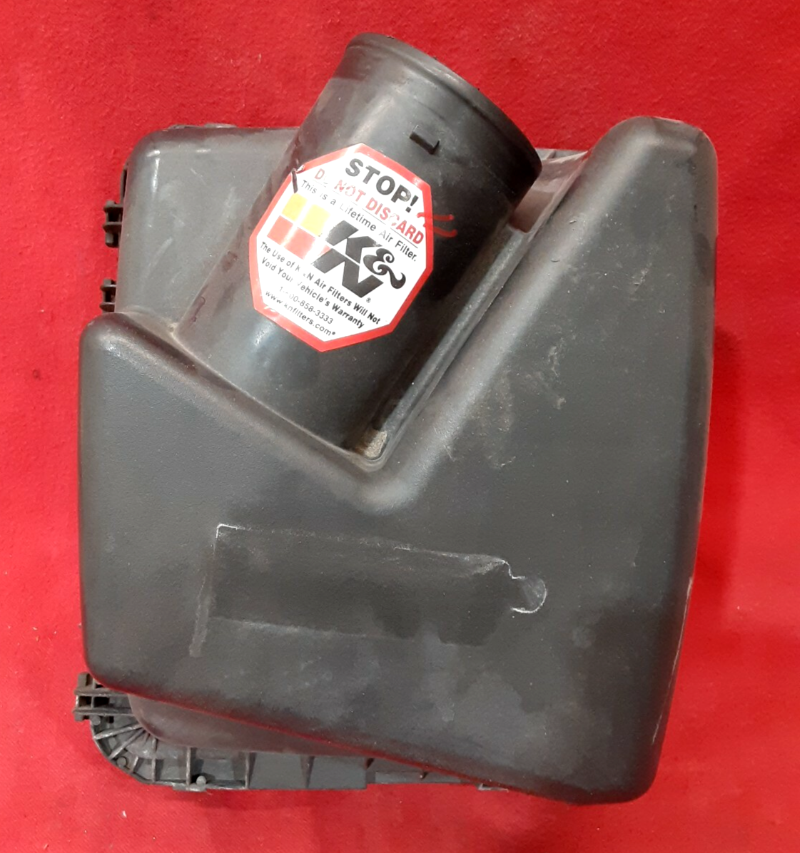 2002 2003 Saturn Vue 2.2 4Cyl  Air Cleaner Top Box / Lid - 22633496
