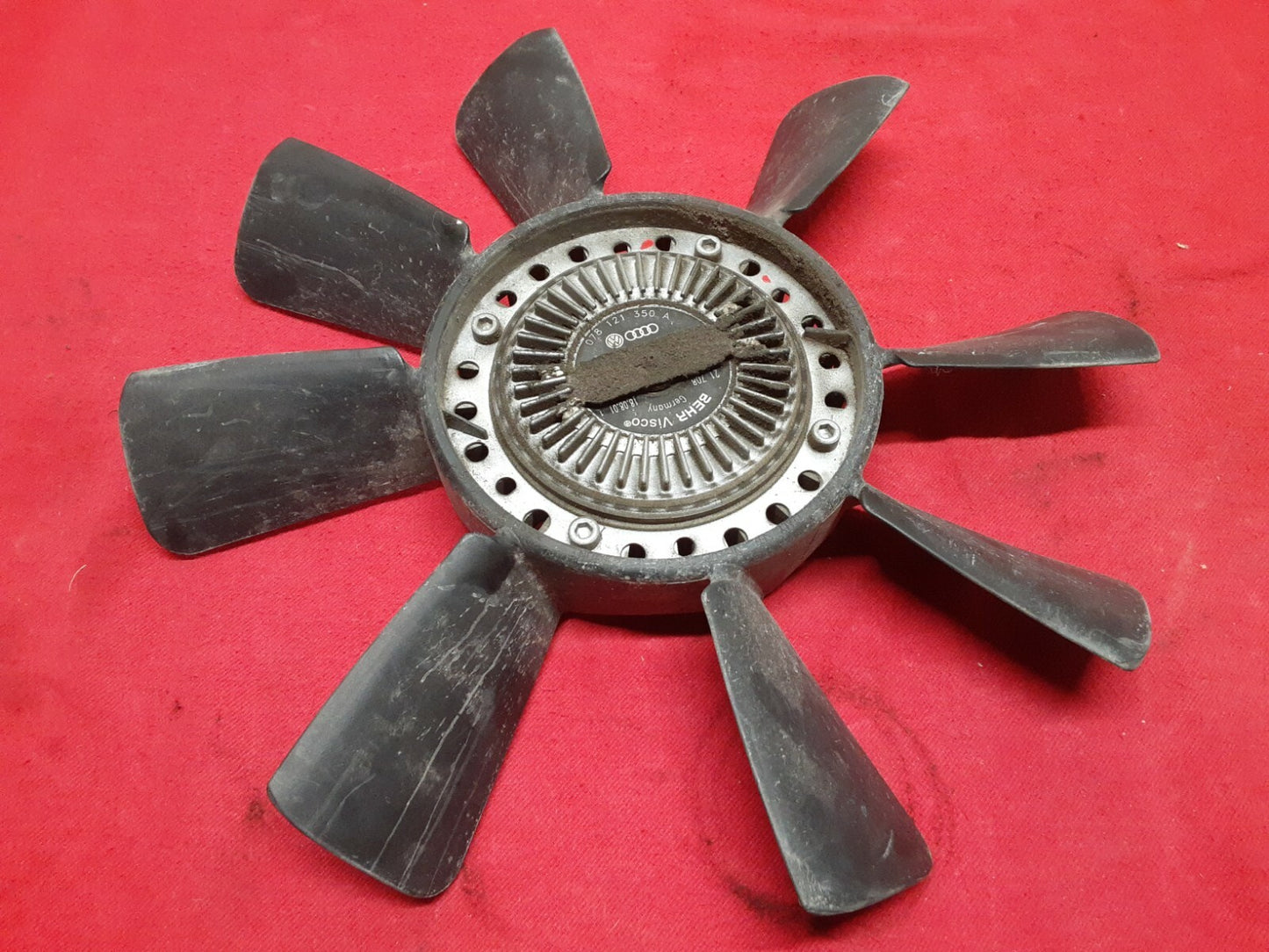 1998 - 2005 VW Volkswagen 2.8L V6 Engine Cooling Fan w/ Clutch 078121350