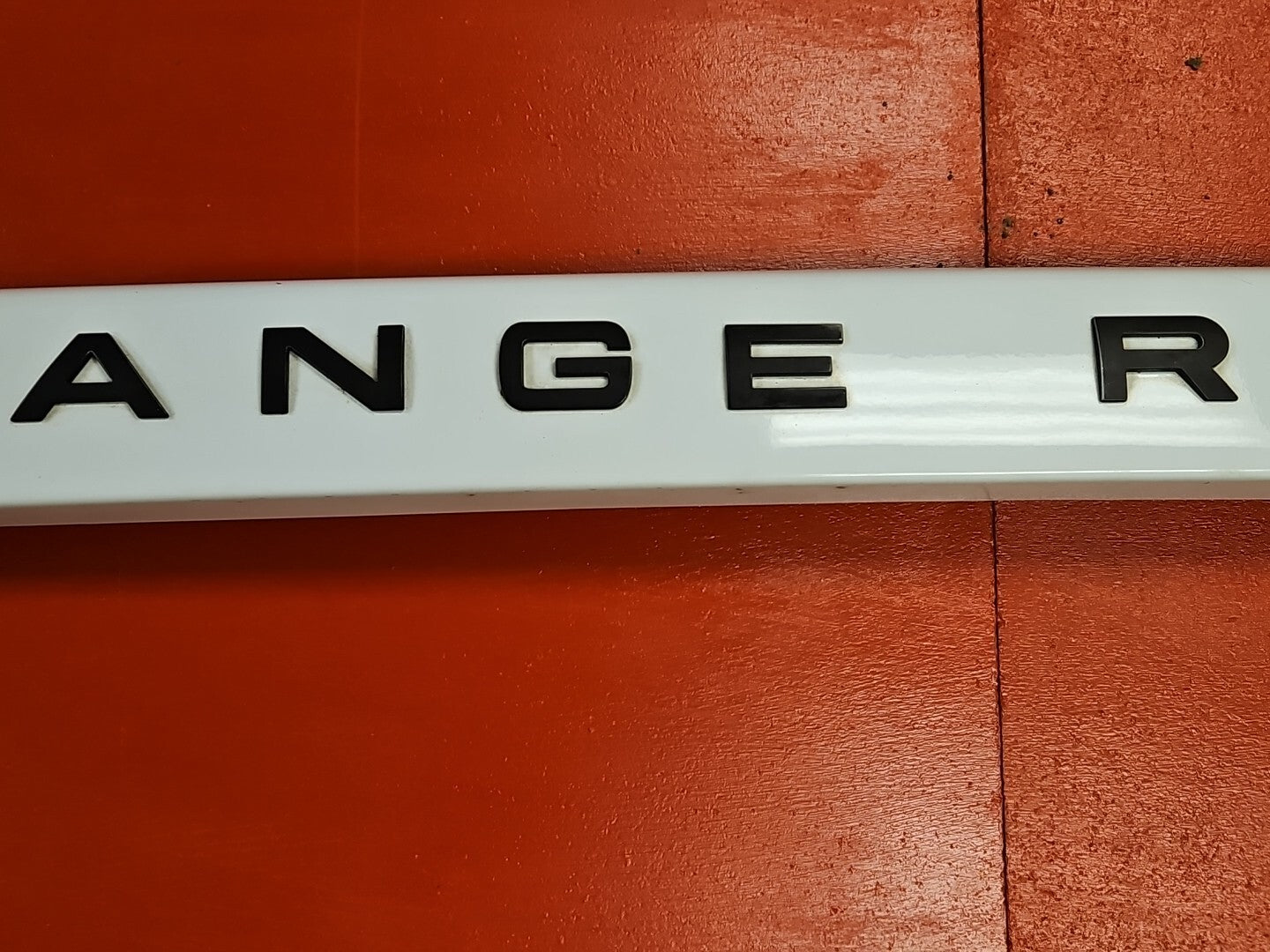 2010 - 2013 Range Rover Sport Liftgate Hatch Lower Trim Bar Molding FUJI WHITE