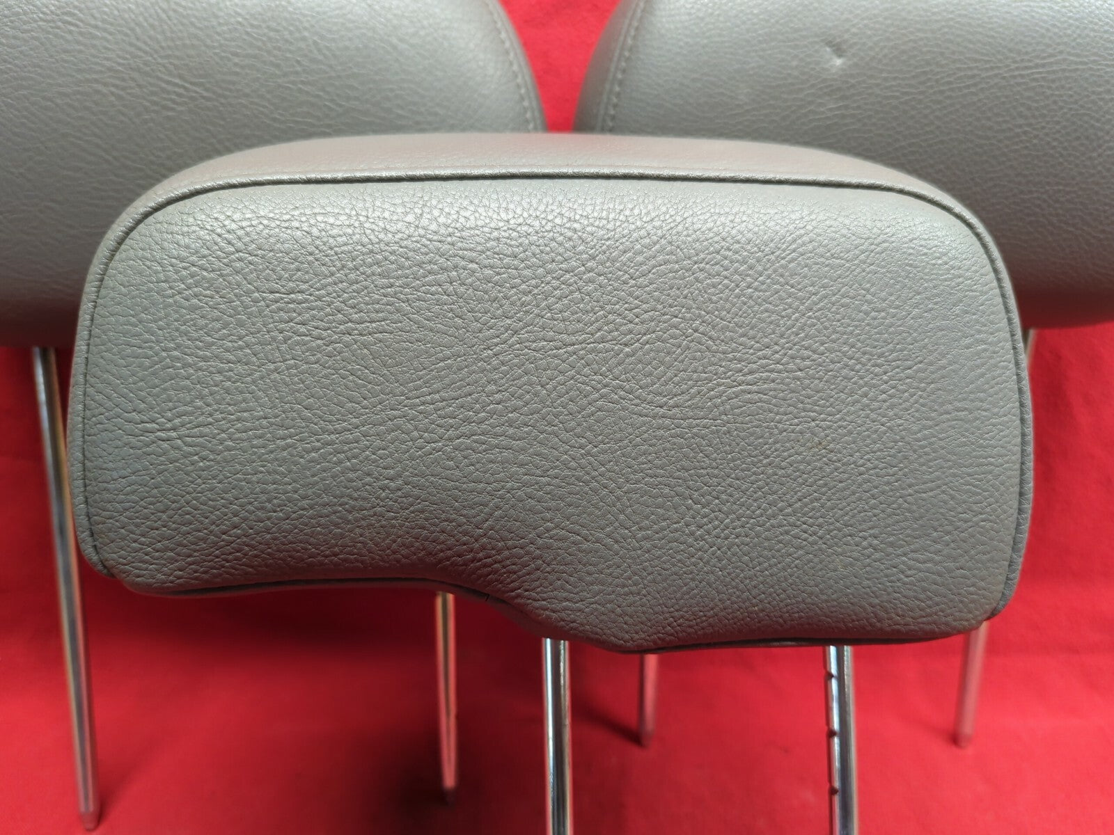 2004 2005 2006 Dodge Durango Limited SLT SECOND ROW Leather Headrest Set Grey