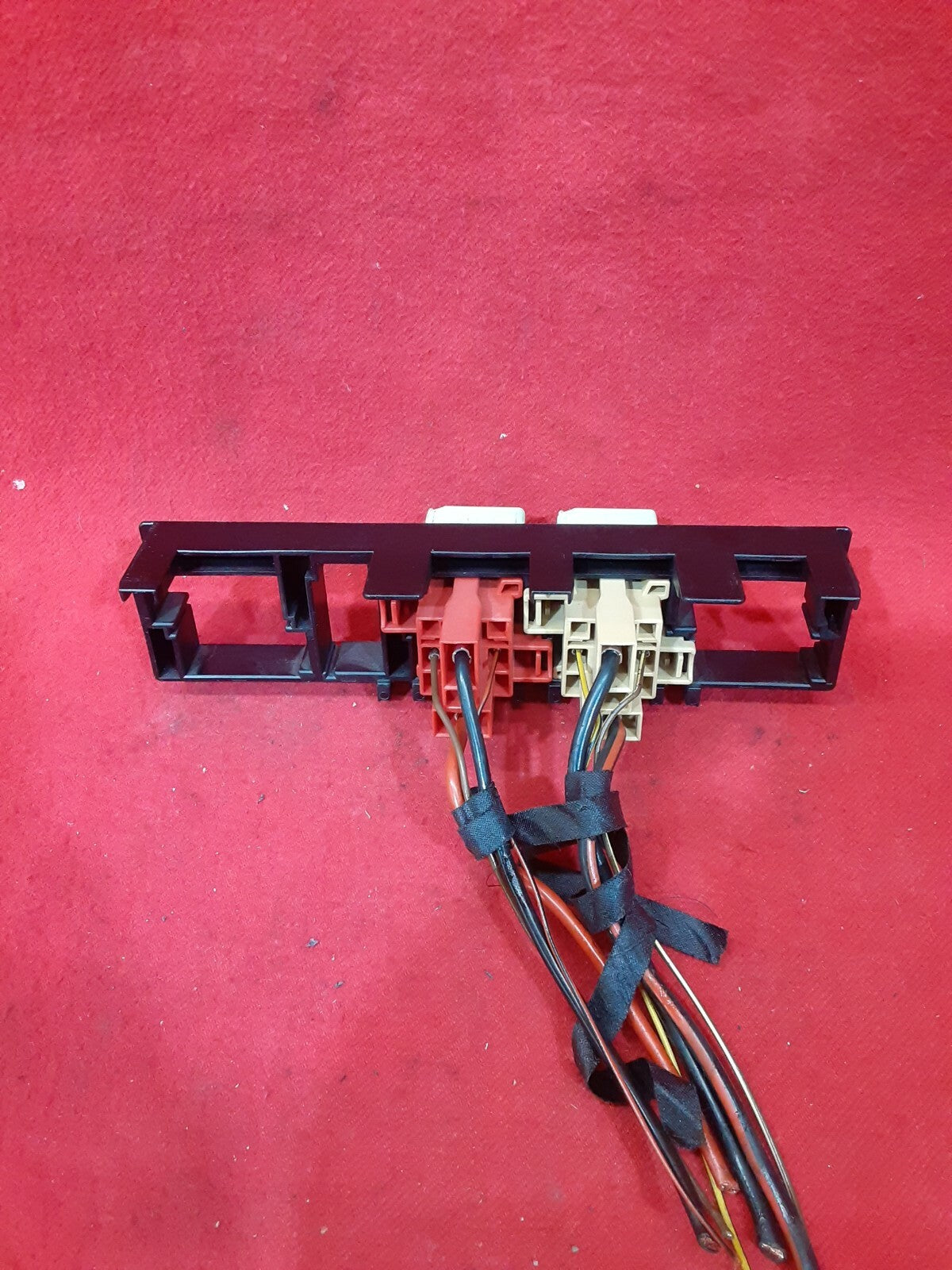 2009 - 2013 VW CC ECU ECM Relay Mounting Bracket 7N0987503A