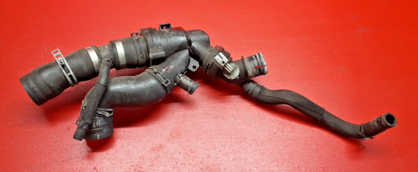 2013-2019 Land Rover Range Rover 5.0L Thermostat Hose Assembly LR035124
