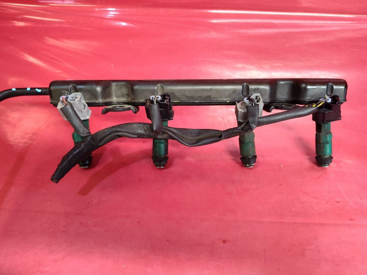 2001-2003 Toyota Prius Fuel Injector Rail Ramp w/ Injectors 23814-21040