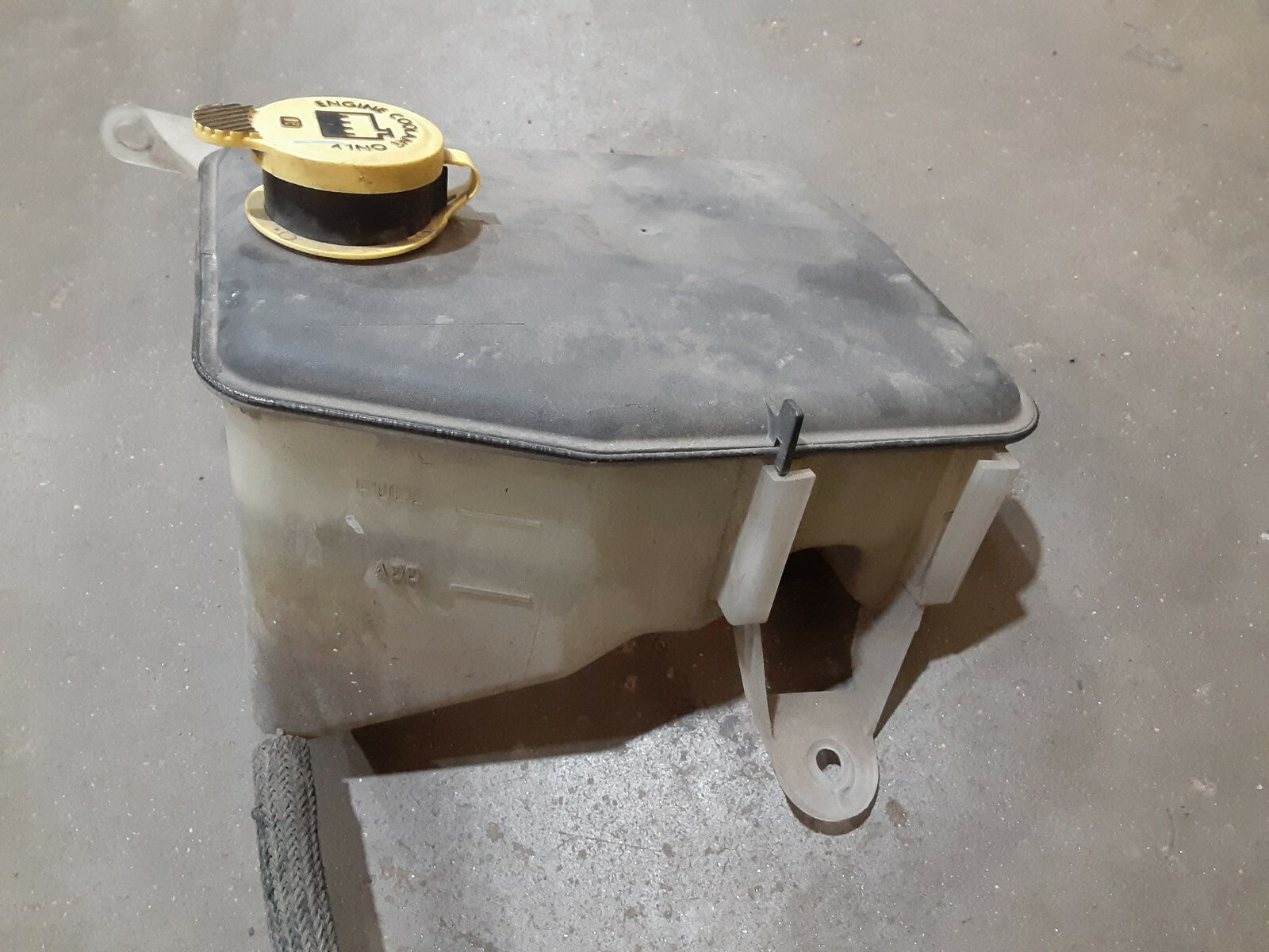 2005 - 2010 Jeep Grand Cherokee / Commander Engine Coolant Reservoir 55116874AE