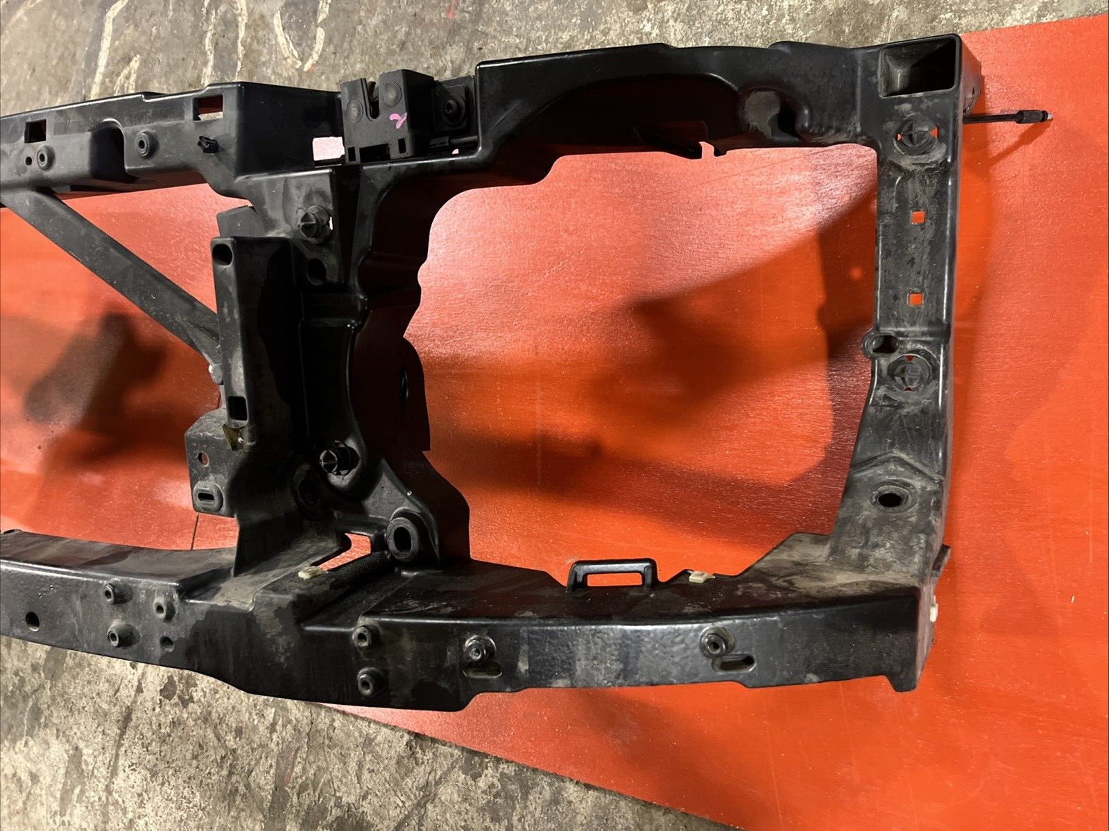 2005 - 2016 Land Rover Range Rover Sport / LR3 / LR4 Radiator Support