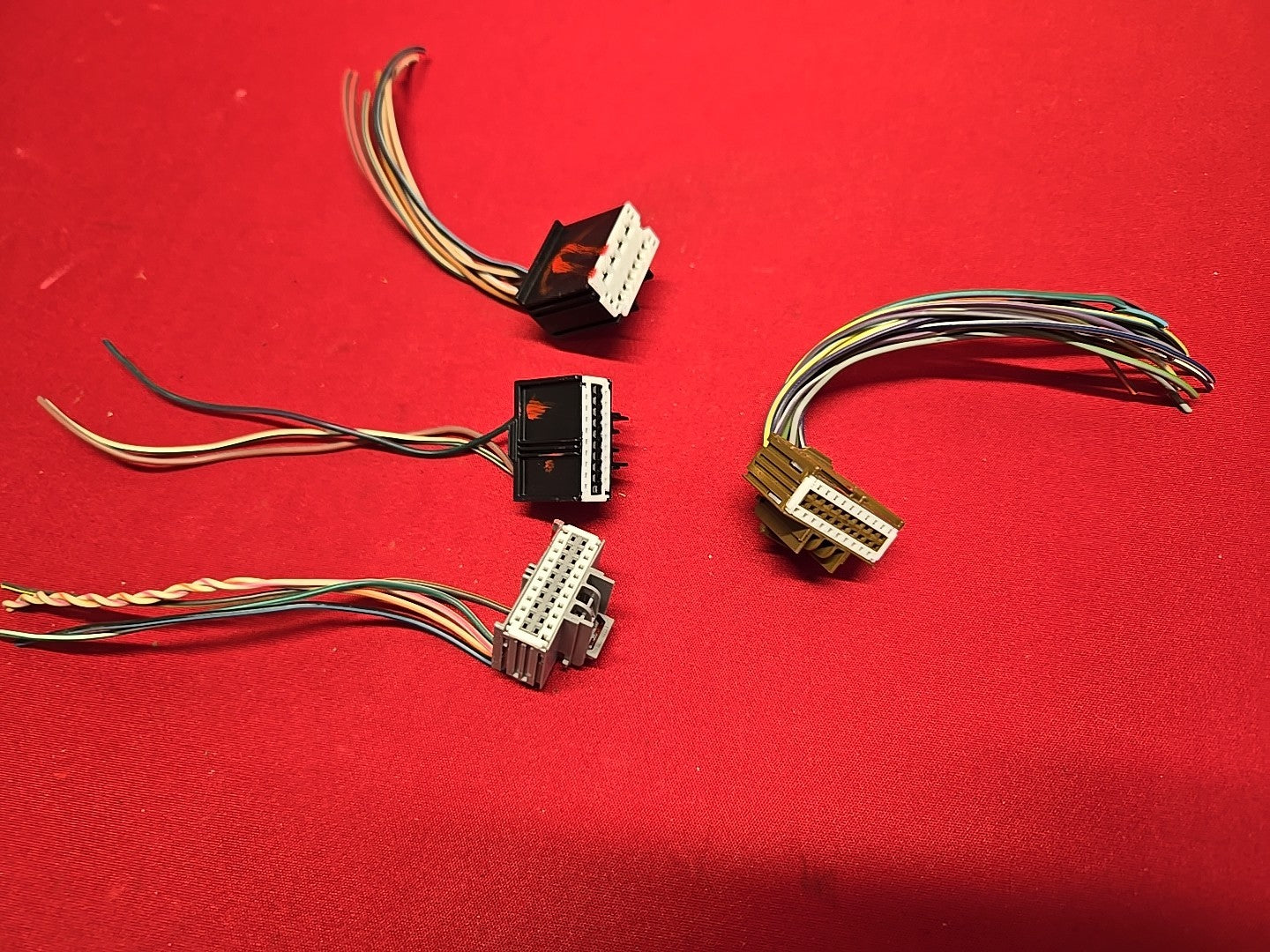 2010 Dodge Caliber L4 Auto Trans Speedometer Instrument Cluster PIGTAIL WIRES