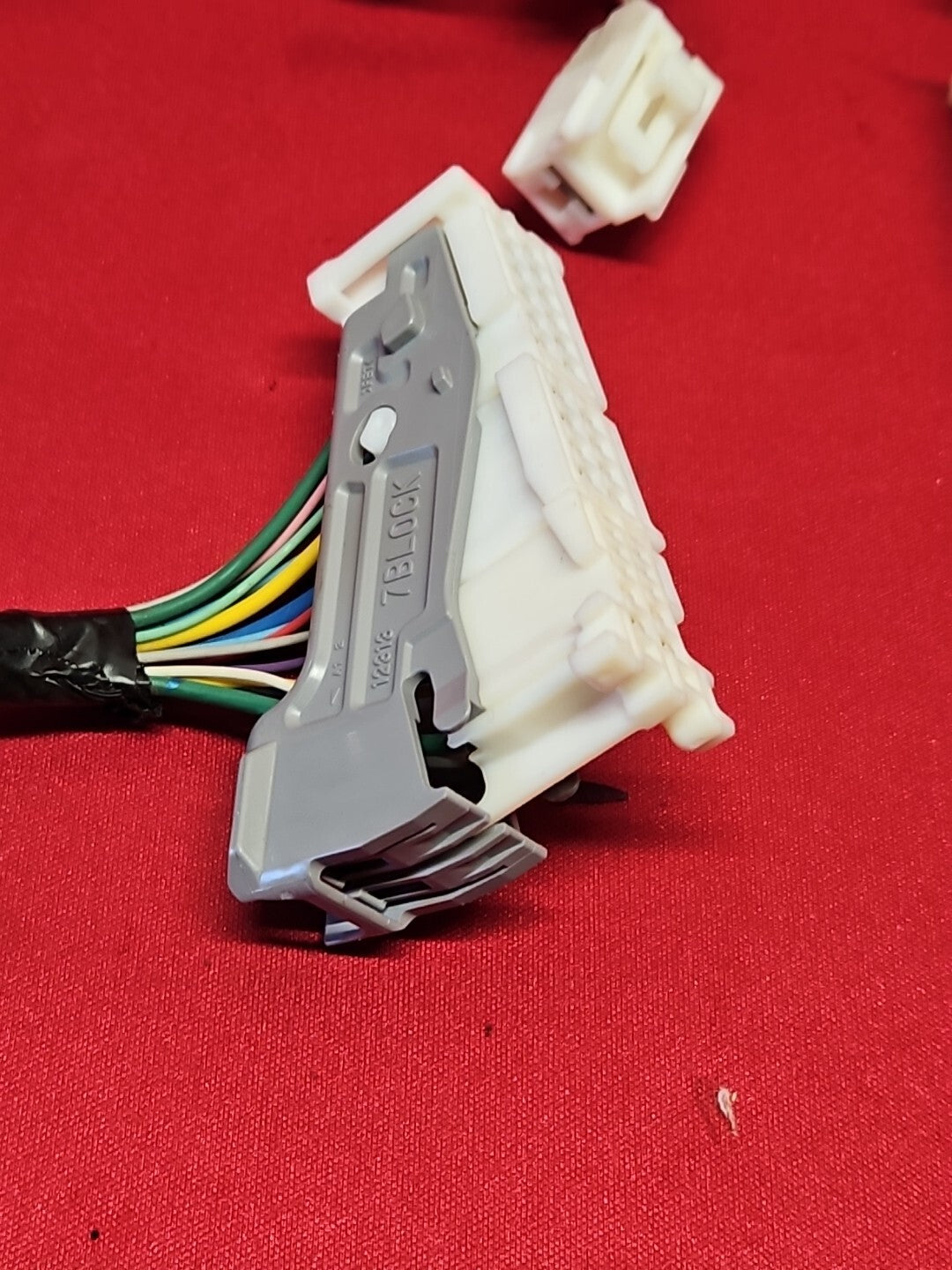 2006 - 2011 Lexus LEFT DRIVER Dash Fuse Box Junction Block 82730-30271 PIGTAILS