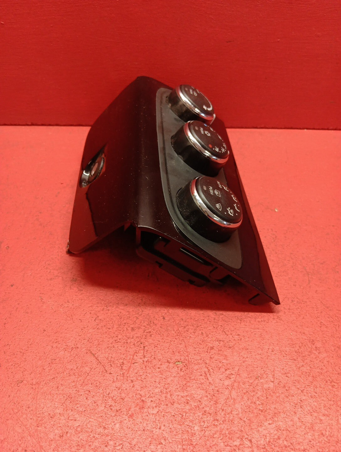 2011 - 2014 Chrysler 200 Heater A/C Climate Control Unit with Bezel