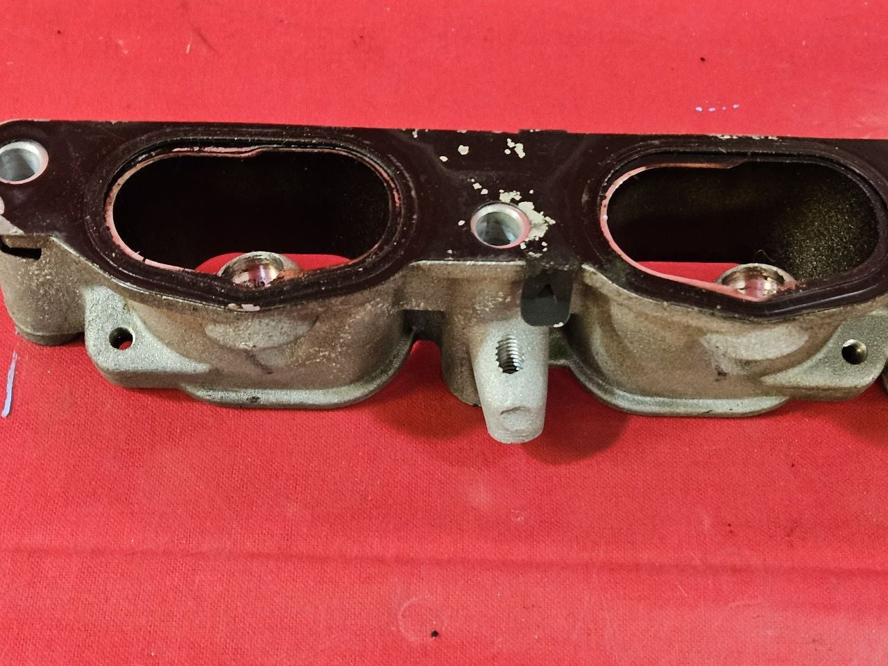 06-09 Land Rover Range Rover RIGHT PASSENGER Lower Intake Manifold Adapter V8