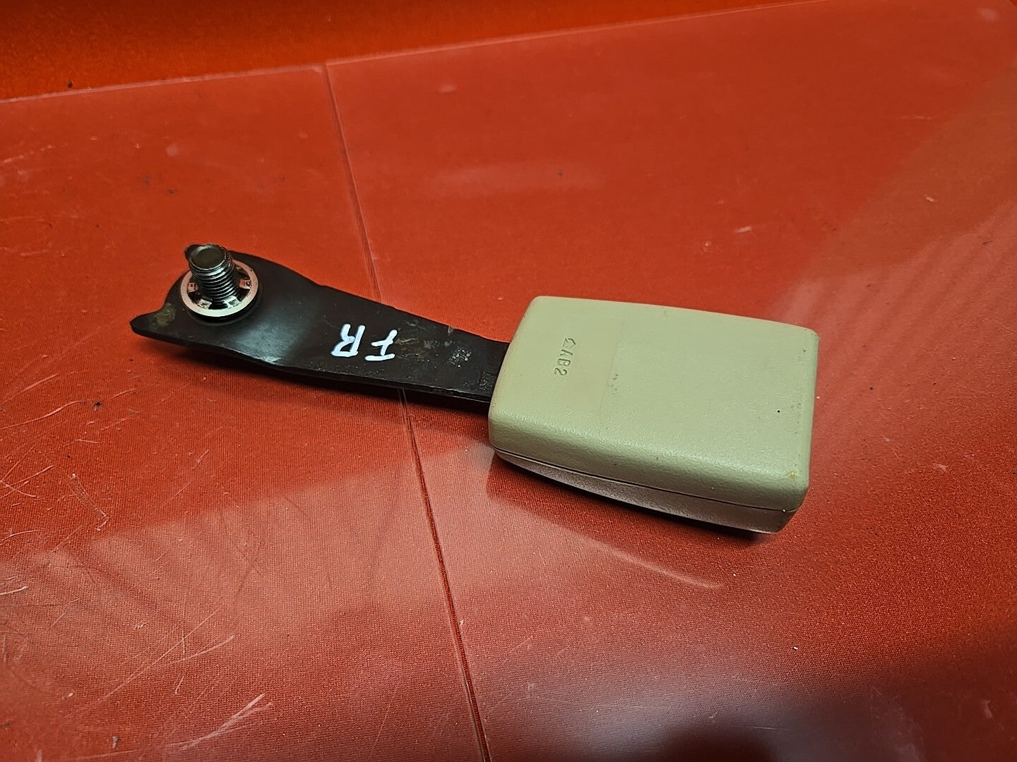 2001 - 2006 Mitsubishi Montero LIMITED/XLS RIGHT PASSENGER Seat Belt Buckle