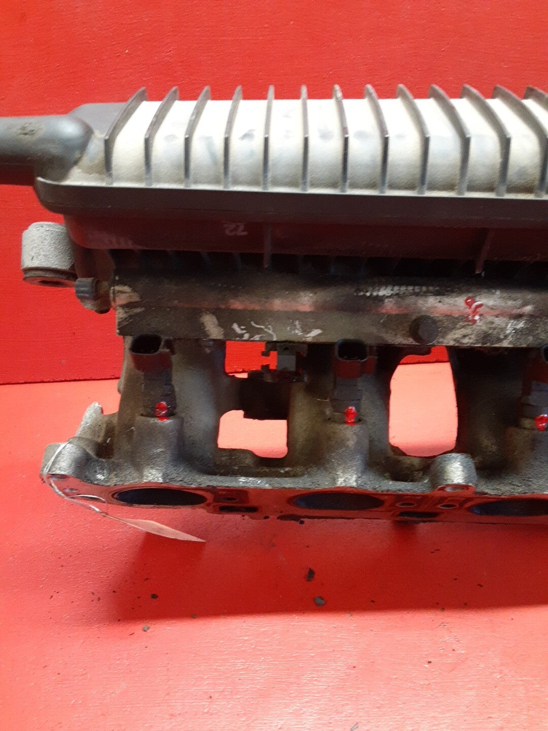 2005 - 2016 Volvo V50 2.5L Intake Manifold W/ Fuel Rail W/ Injectors 31338645