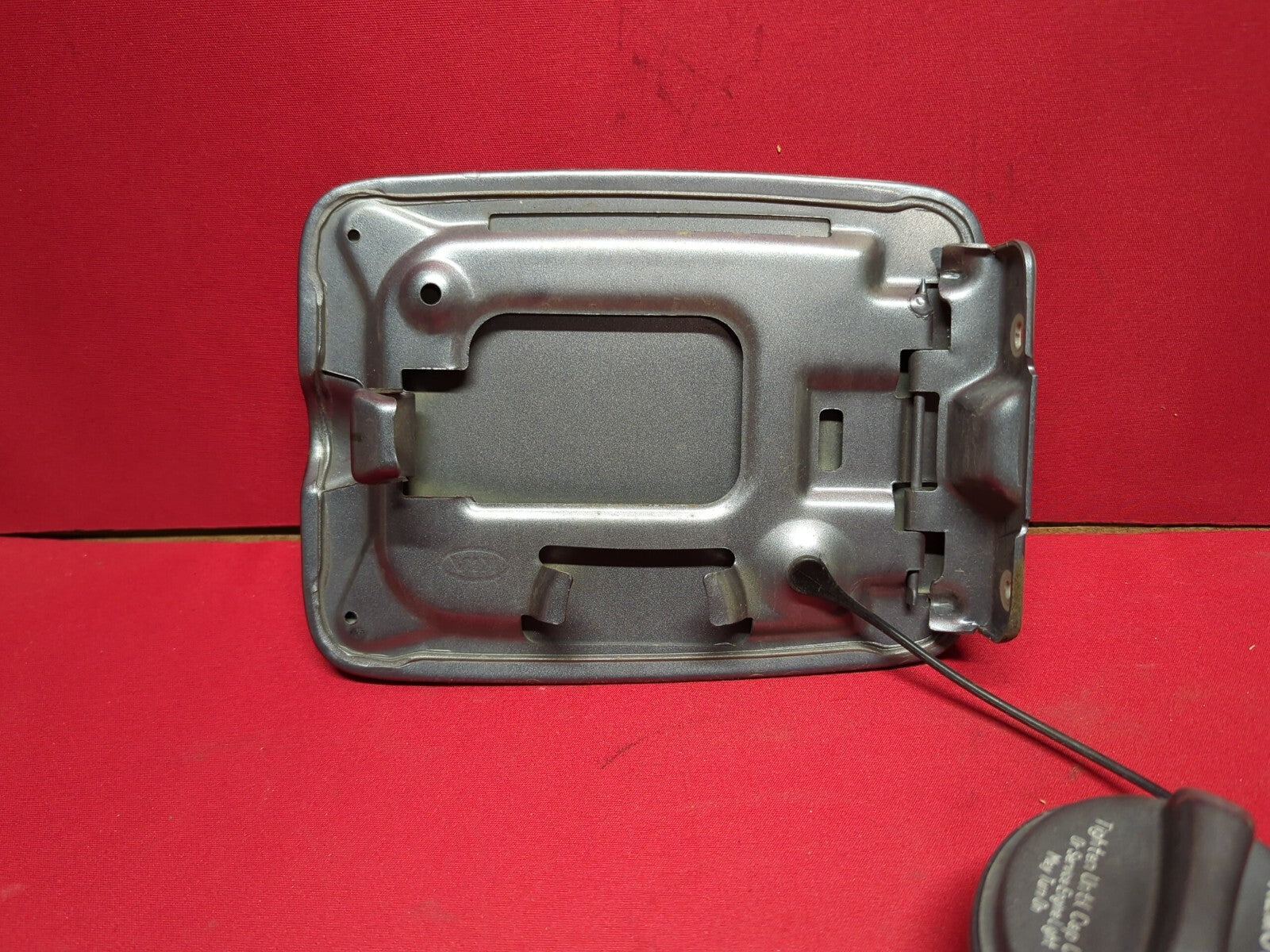 2003 - 2009 Fuel Filler Door Lid Flap w/ Cap 69511-3E110 - G7 - 	Alpine Gray