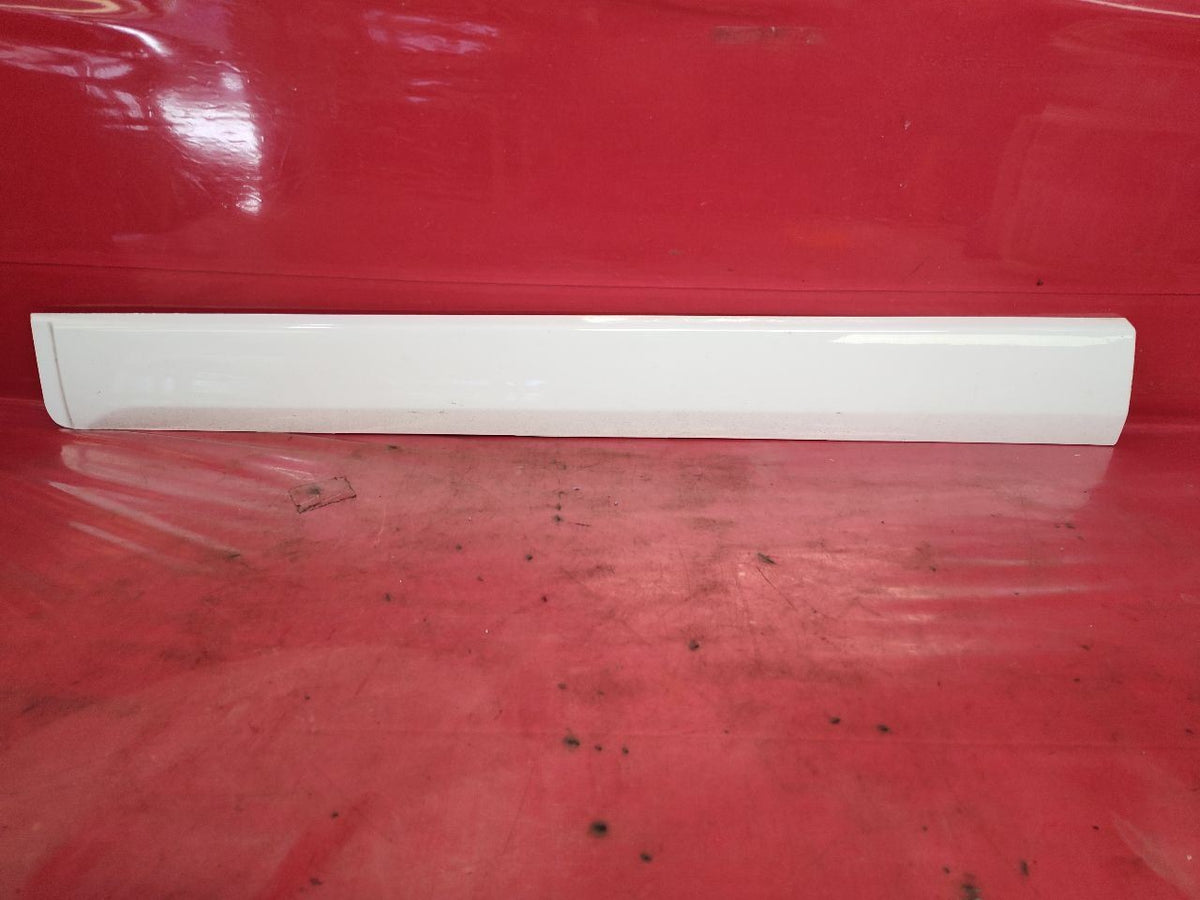 2012-2015 Captiva 08-10 Saturn Vue FRONT LEFT DRIVER Door Molding GBU / 703S