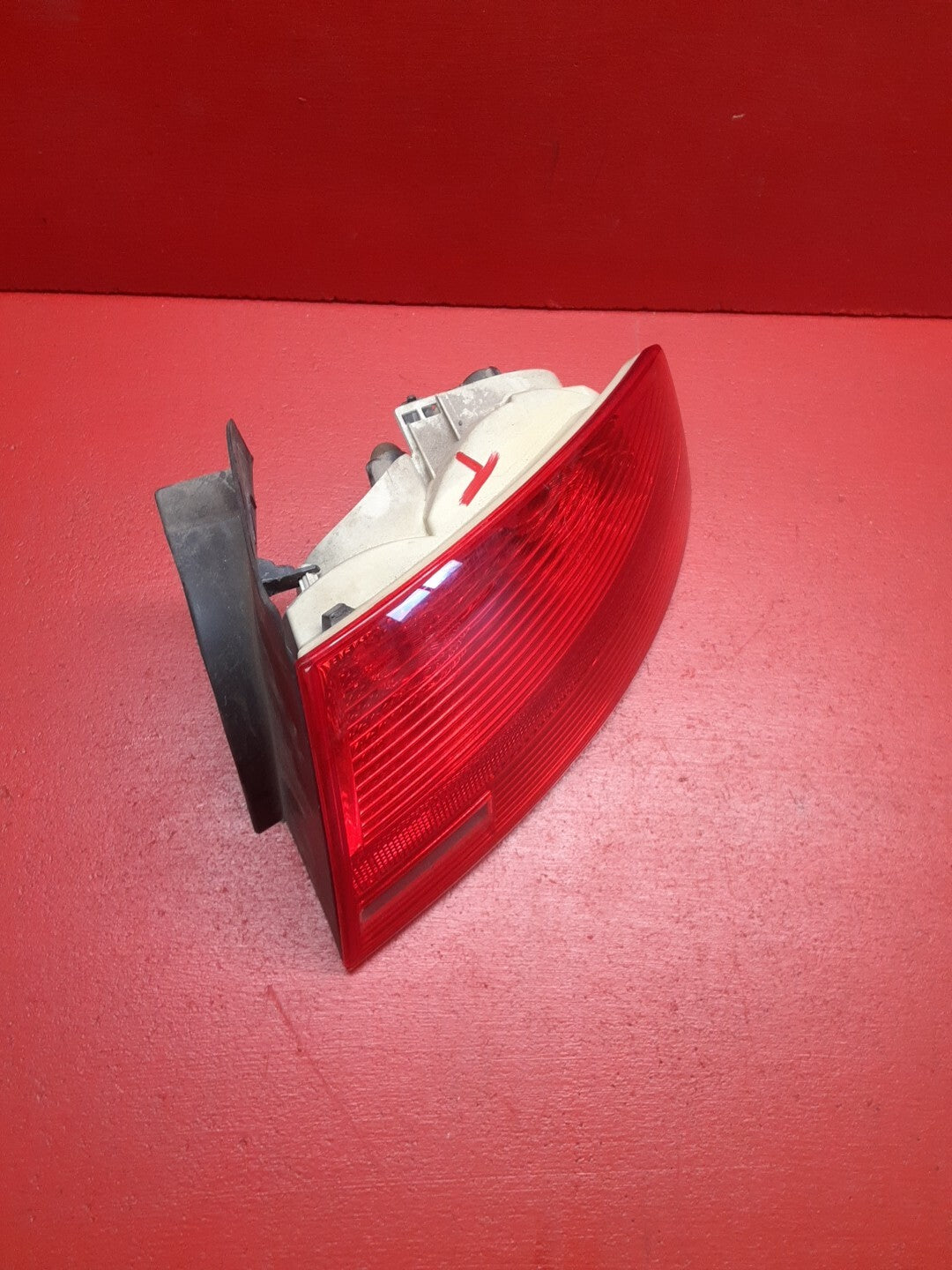 2005-2008 Audi A4 Quattro S4 RS4 RIGHT OUTER Quarter Panel Tail Light Lamp