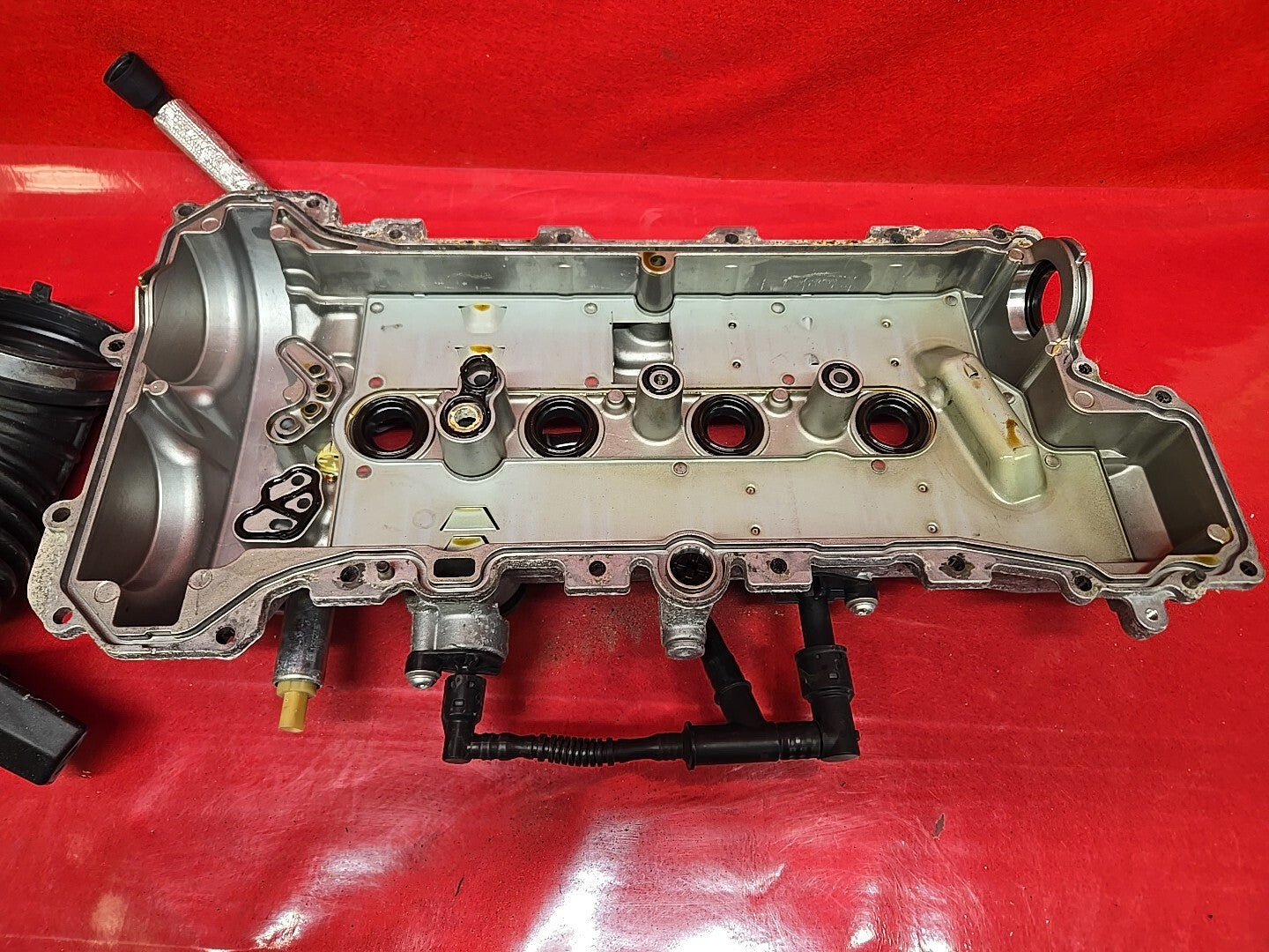 2013 - 2023 GMC Chevy Buick Cadillac L4 Camshaft Rocker Valve Cover 25201395